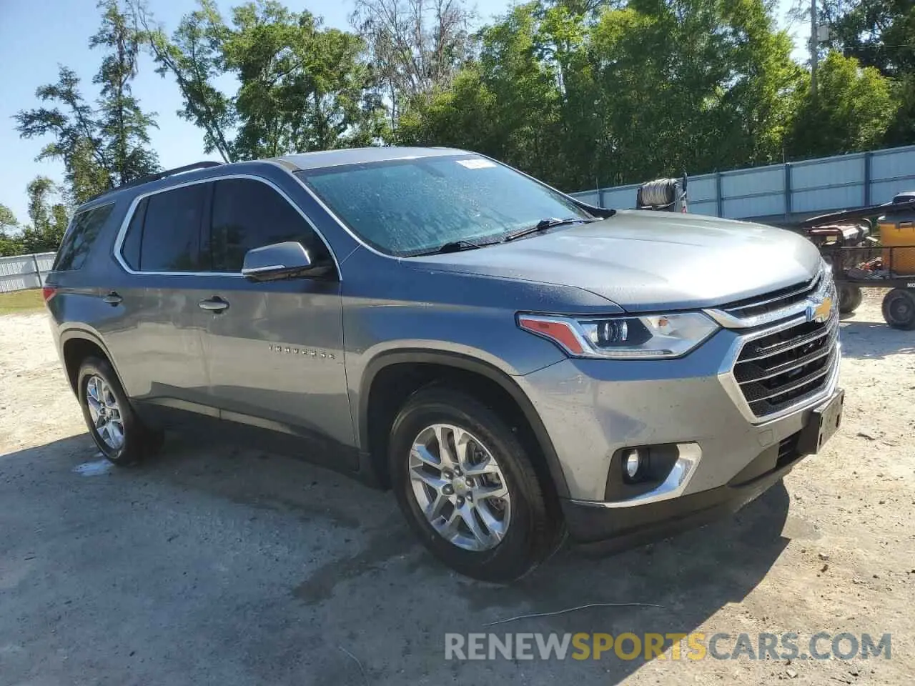 4 Photograph of a damaged car 1GNERGKW6LJ319334 CHEVROLET TRAVERSE 2020
