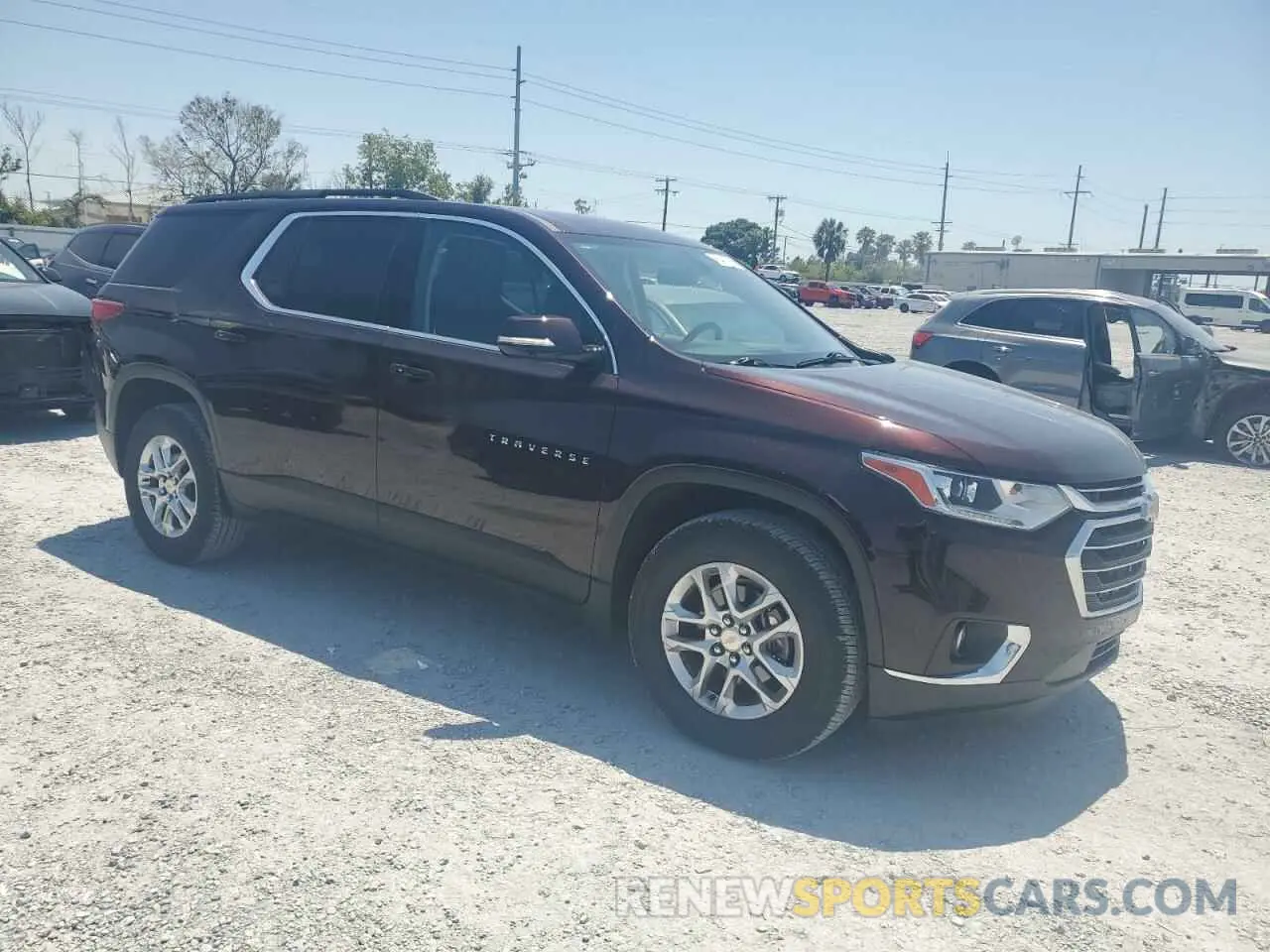4 Photograph of a damaged car 1GNERGKW7LJ142129 CHEVROLET TRAVERSE 2020
