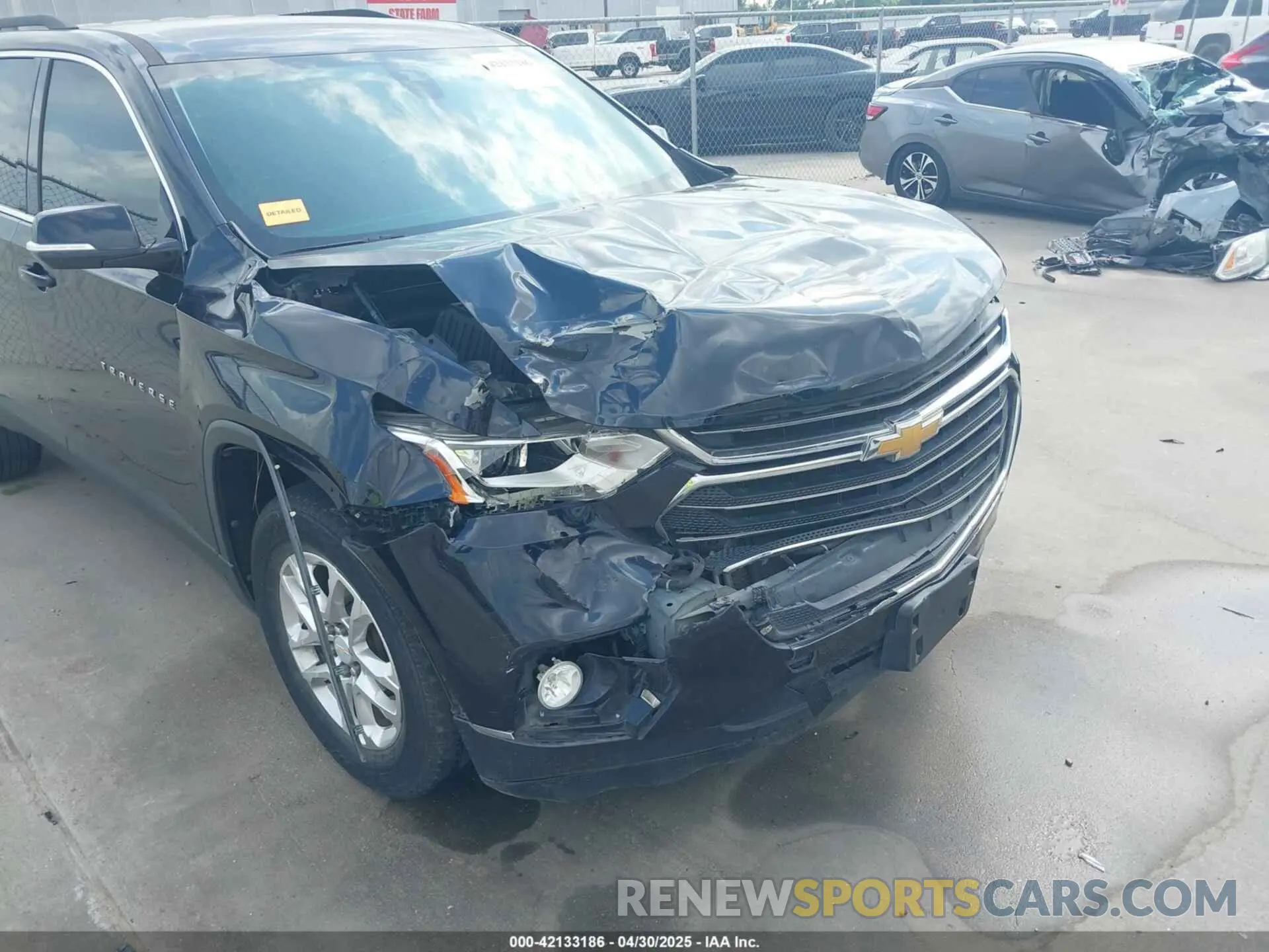 17 Photograph of a damaged car 1GNERGKW7LJ153664 CHEVROLET TRAVERSE 2020