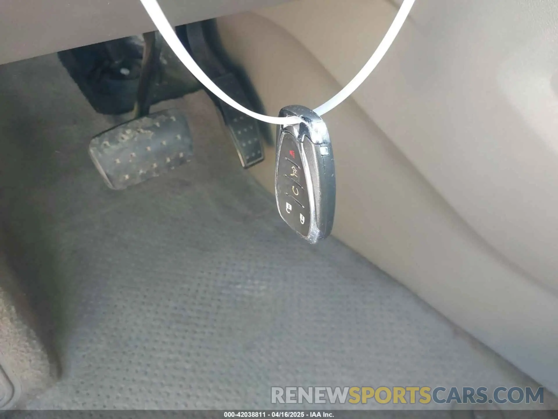 11 Photograph of a damaged car 1GNERGKW7LJ172487 CHEVROLET TRAVERSE 2020