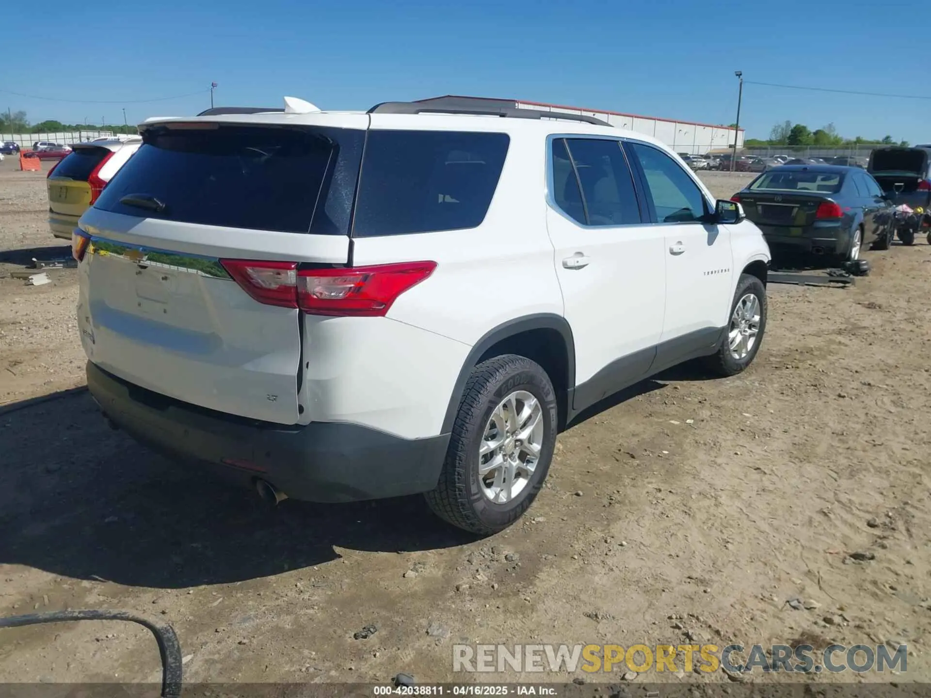 4 Photograph of a damaged car 1GNERGKW7LJ172487 CHEVROLET TRAVERSE 2020