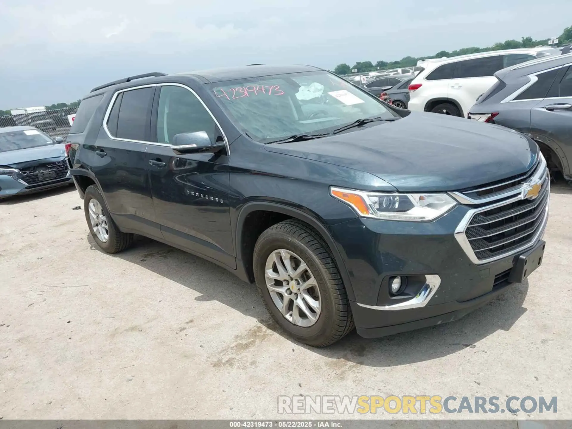 1 Photograph of a damaged car 1GNERGKW7LJ173784 CHEVROLET TRAVERSE 2020