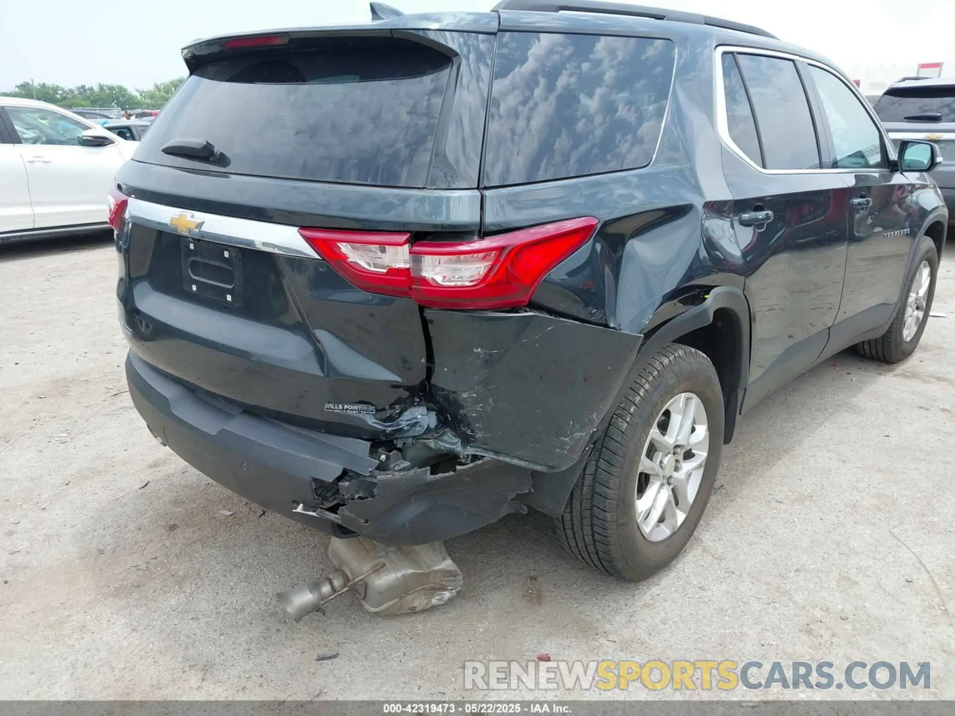 6 Photograph of a damaged car 1GNERGKW7LJ173784 CHEVROLET TRAVERSE 2020