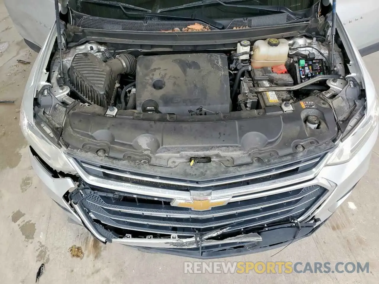 12 Photograph of a damaged car 1GNERGKW7LJ245051 CHEVROLET TRAVERSE 2020