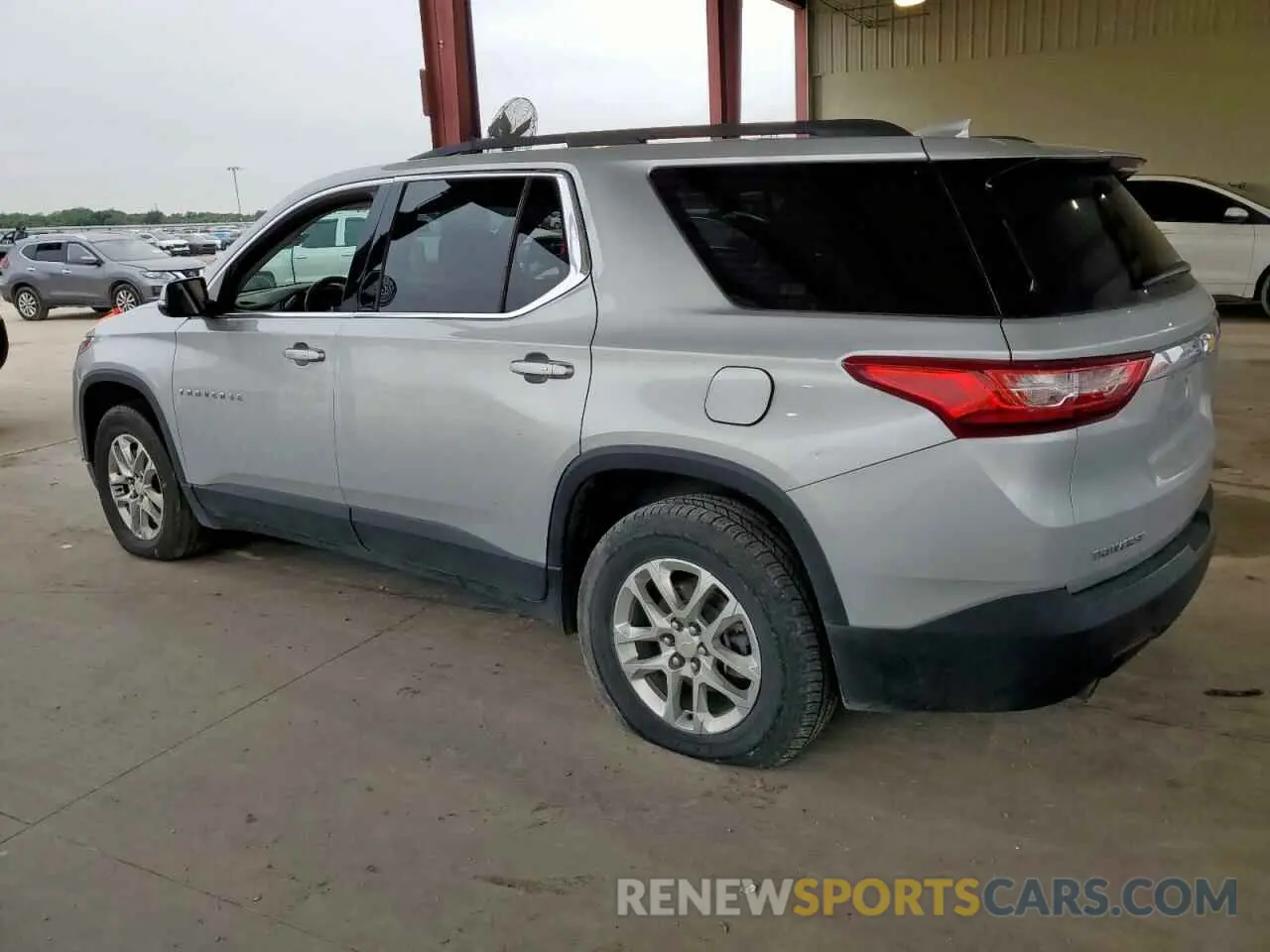2 Photograph of a damaged car 1GNERGKW7LJ245051 CHEVROLET TRAVERSE 2020