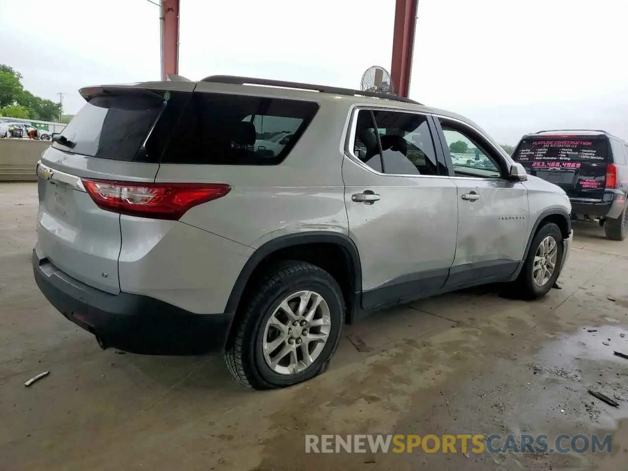 3 Photograph of a damaged car 1GNERGKW7LJ245051 CHEVROLET TRAVERSE 2020