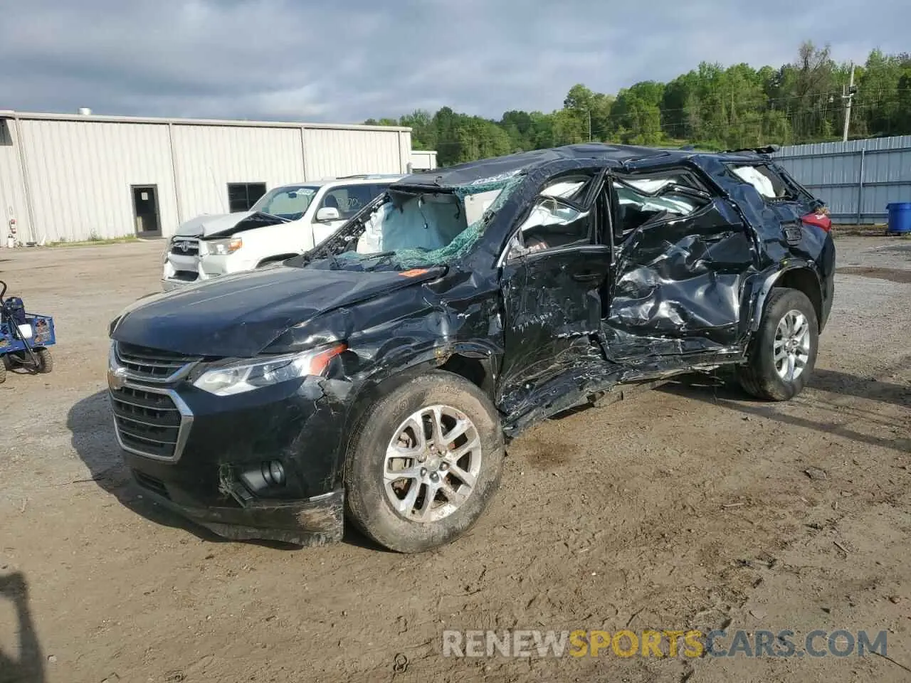 1 Photograph of a damaged car 1GNERGKW8LJ121807 CHEVROLET TRAVERSE 2020