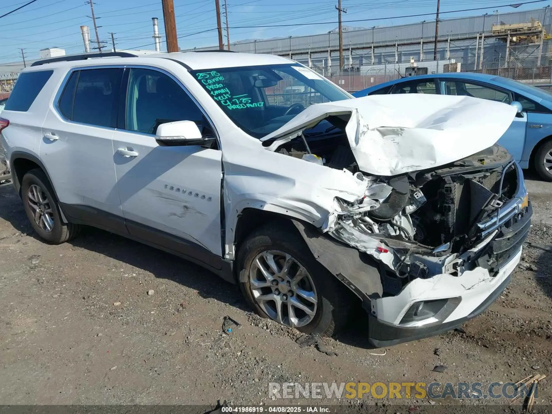 1 Photograph of a damaged car 1GNERGKW8LJ220868 CHEVROLET TRAVERSE 2020