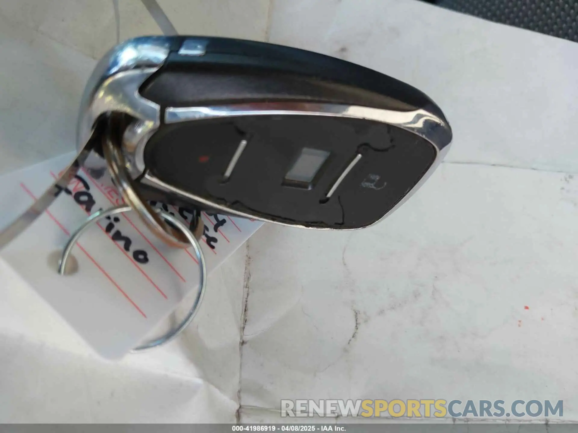 11 Photograph of a damaged car 1GNERGKW8LJ220868 CHEVROLET TRAVERSE 2020