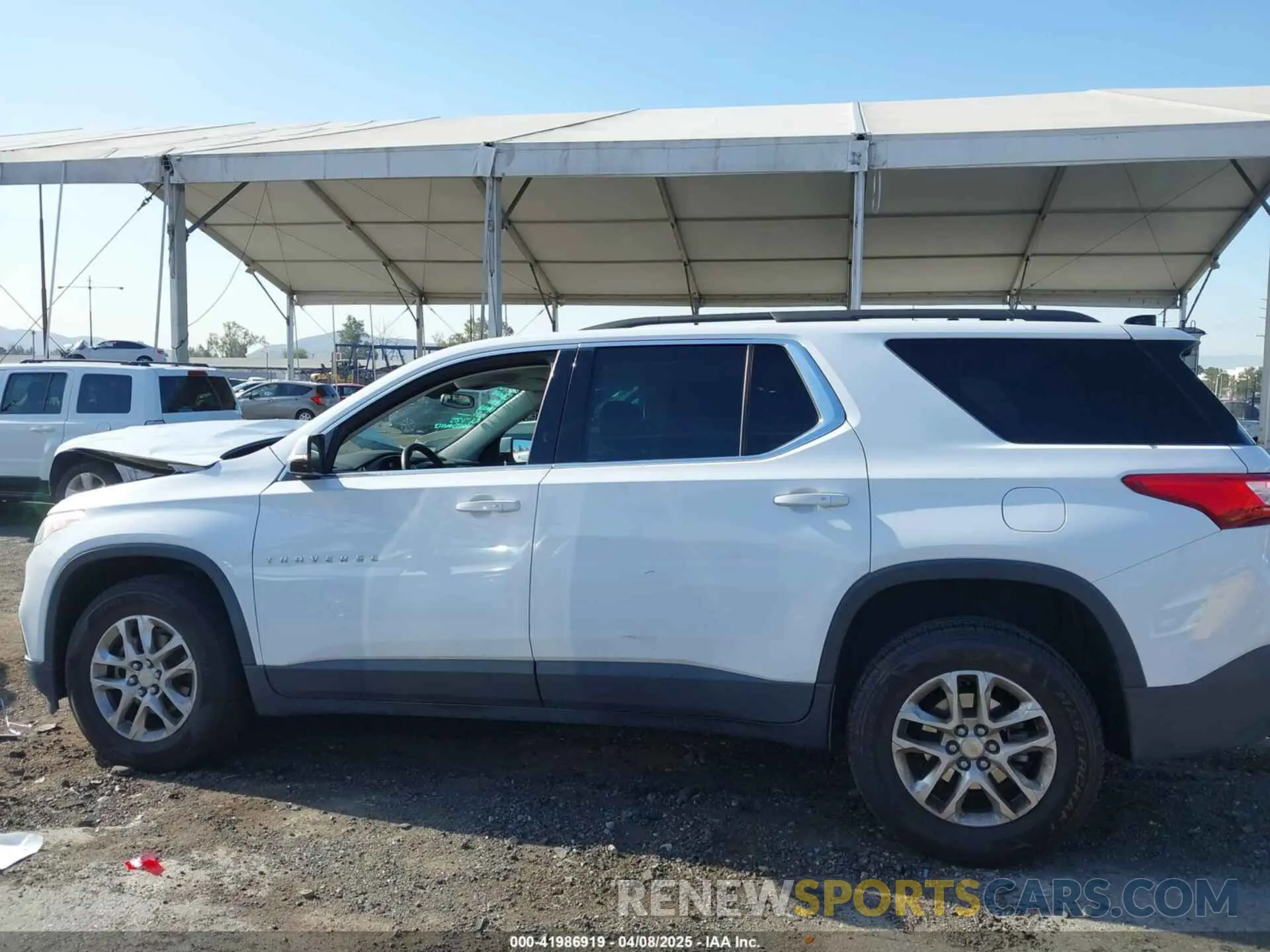 15 Photograph of a damaged car 1GNERGKW8LJ220868 CHEVROLET TRAVERSE 2020