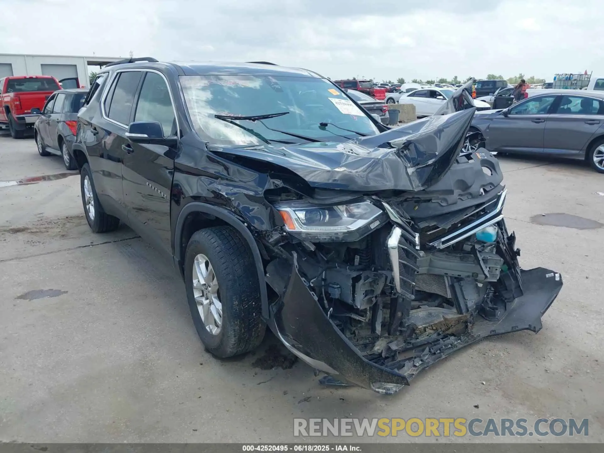 1 Photograph of a damaged car 1GNERGKW8LJ246502 CHEVROLET TRAVERSE 2020