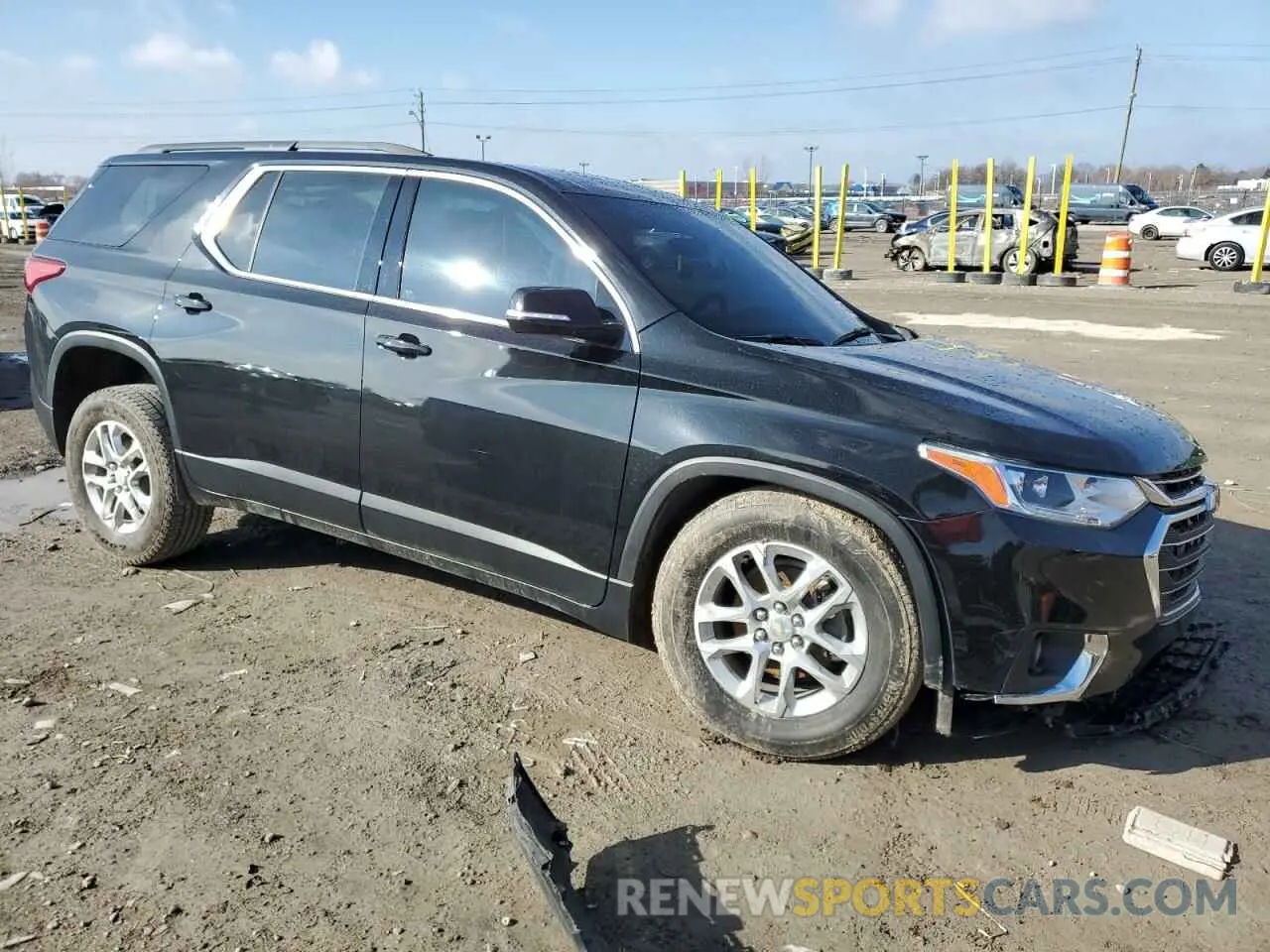 4 Photograph of a damaged car 1GNERGKW8LJ256639 CHEVROLET TRAVERSE 2020