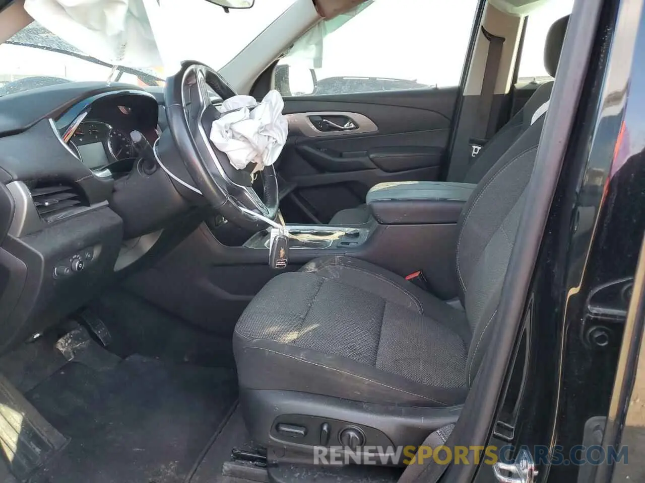 7 Photograph of a damaged car 1GNERGKW8LJ256639 CHEVROLET TRAVERSE 2020