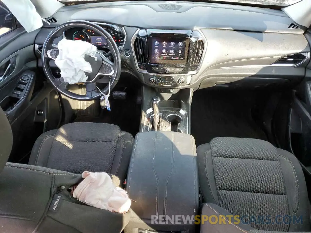 8 Photograph of a damaged car 1GNERGKW8LJ256639 CHEVROLET TRAVERSE 2020