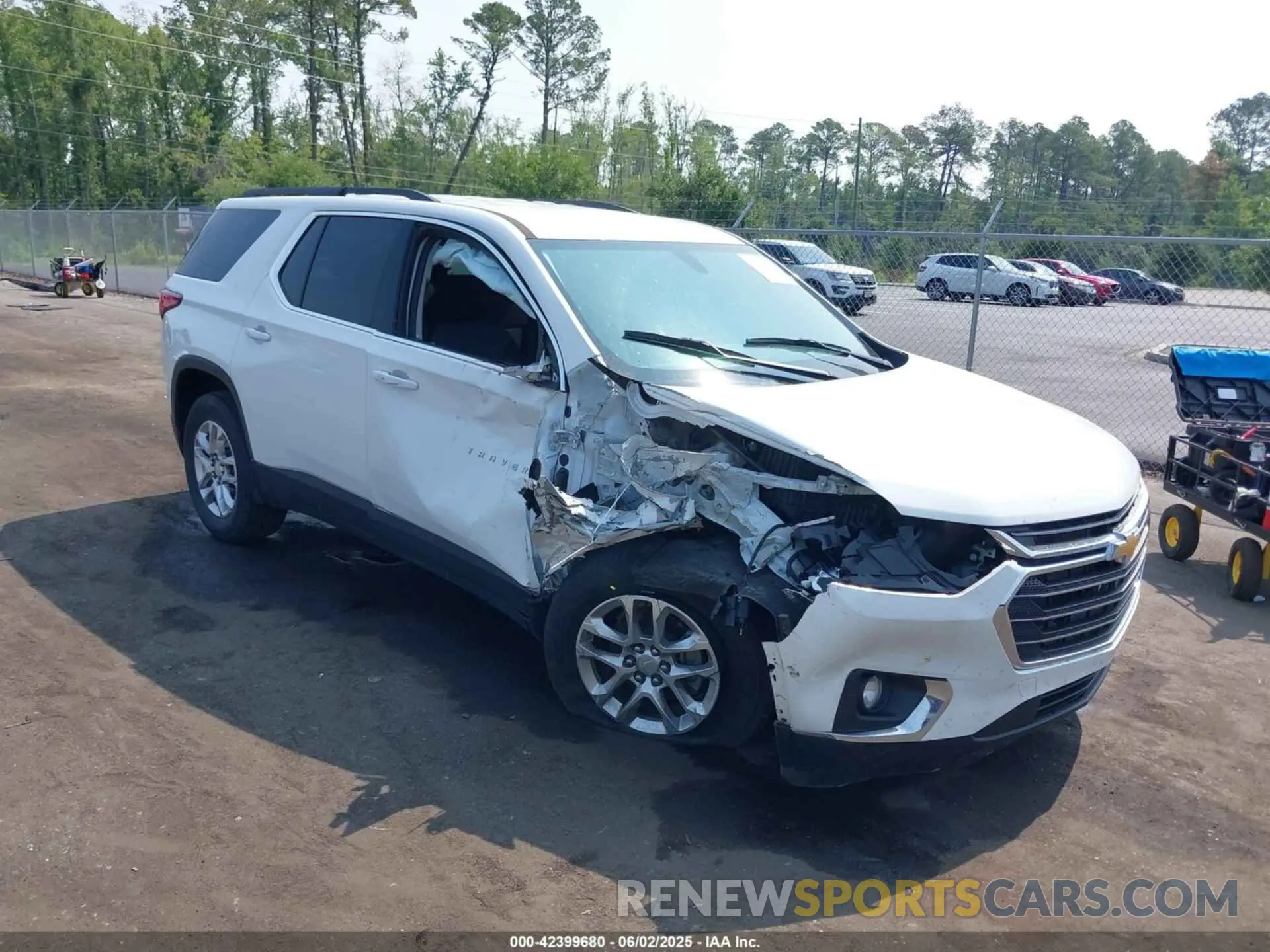 1 Photograph of a damaged car 1GNERGKW8LJ273702 CHEVROLET TRAVERSE 2020