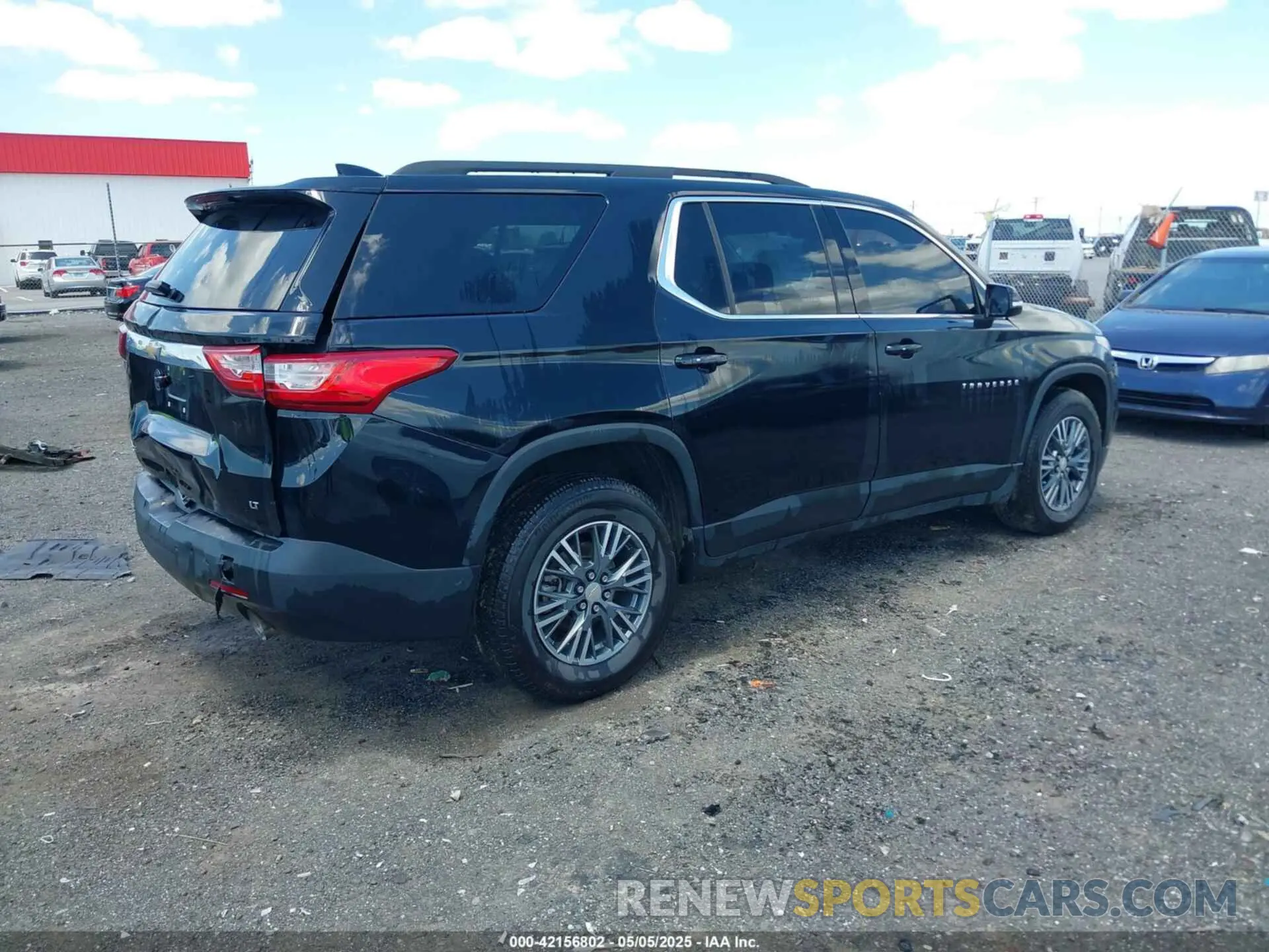 4 Photograph of a damaged car 1GNERGKW8LJ297126 CHEVROLET TRAVERSE 2020