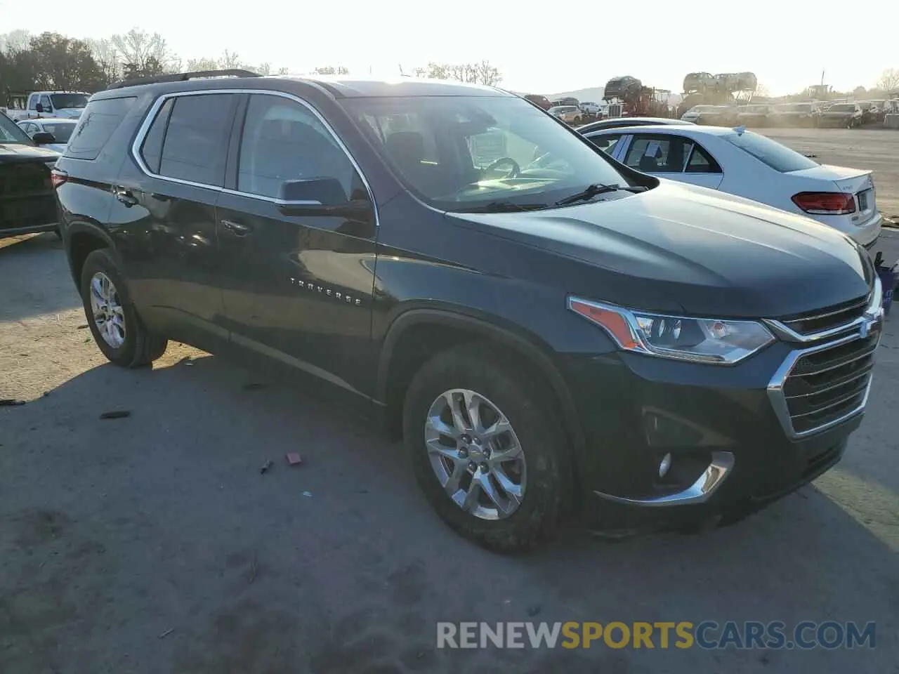 4 Photograph of a damaged car 1GNERGKW8LJ310165 CHEVROLET TRAVERSE 2020