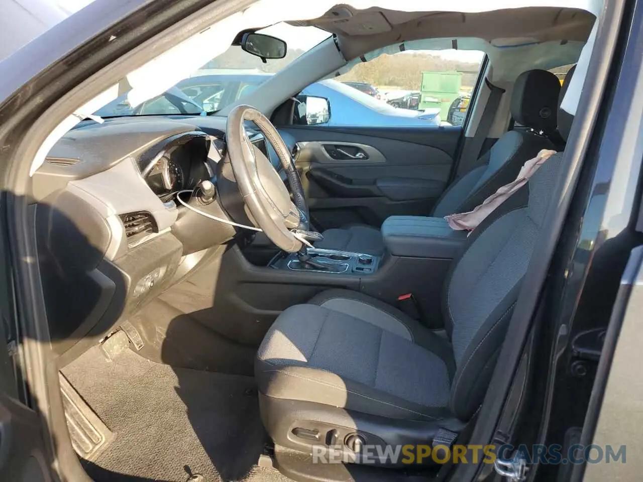 7 Photograph of a damaged car 1GNERGKW8LJ310165 CHEVROLET TRAVERSE 2020