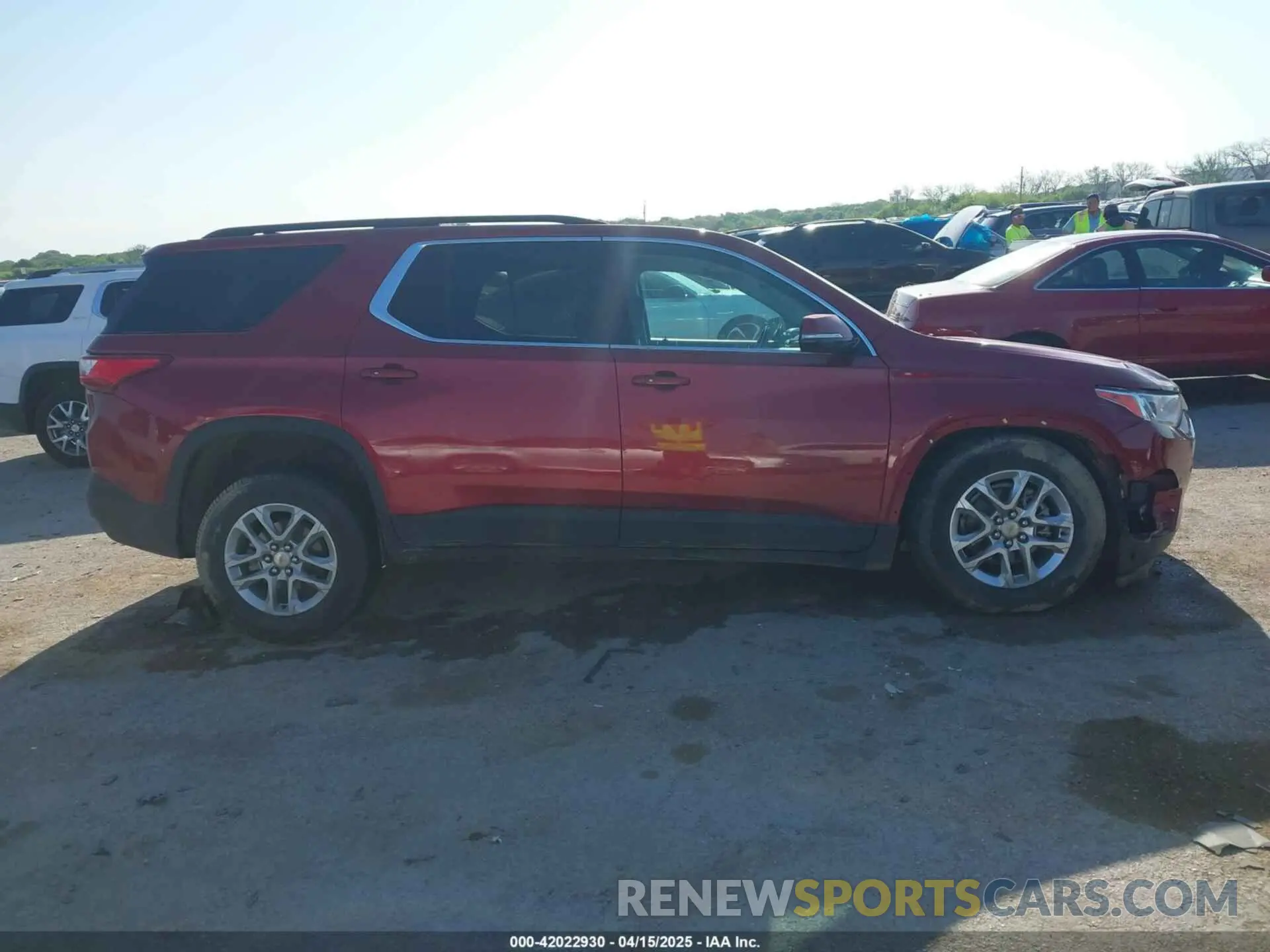 13 Photograph of a damaged car 1GNERGKW9LJ309932 CHEVROLET TRAVERSE 2020