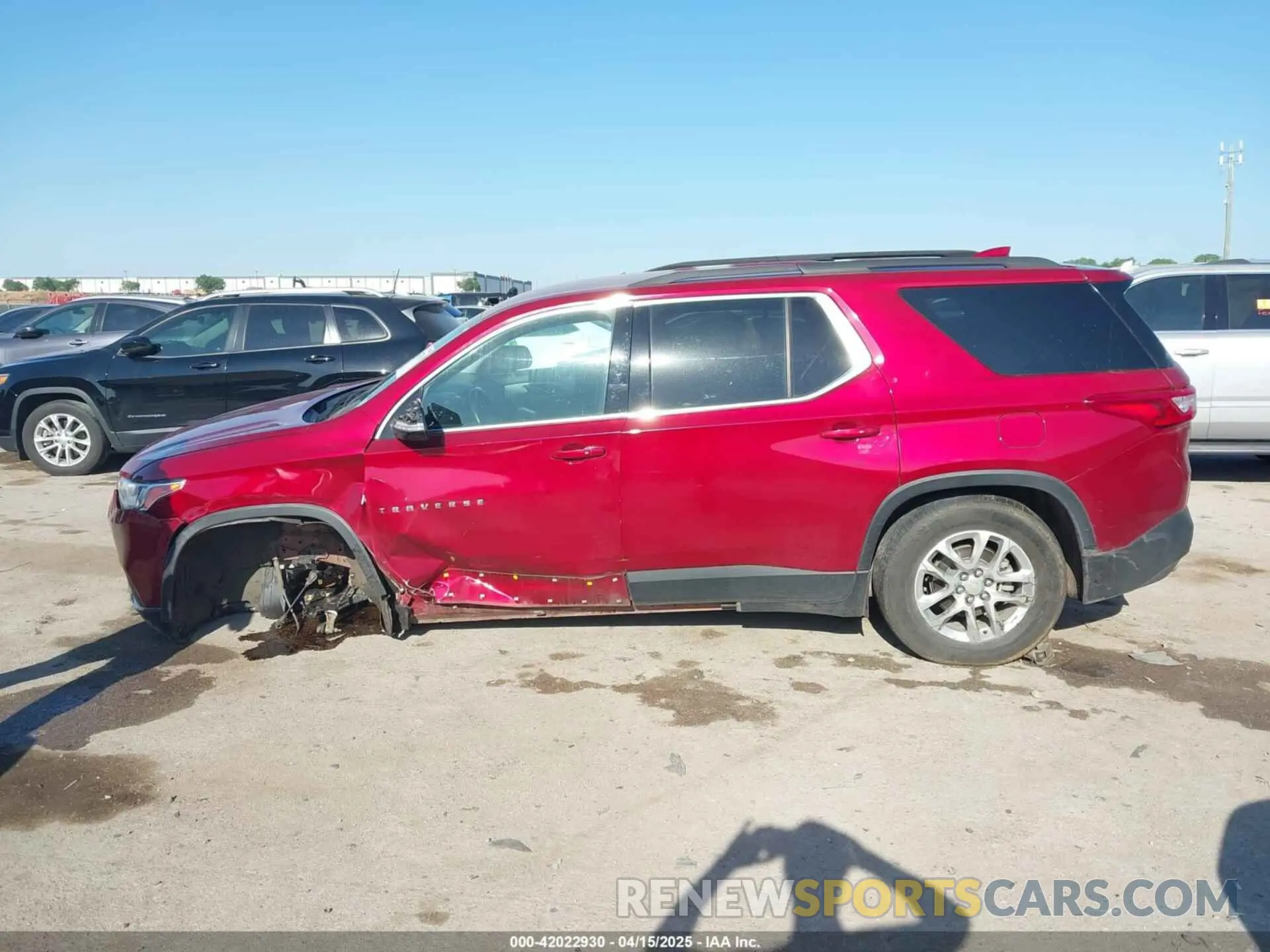 14 Photograph of a damaged car 1GNERGKW9LJ309932 CHEVROLET TRAVERSE 2020