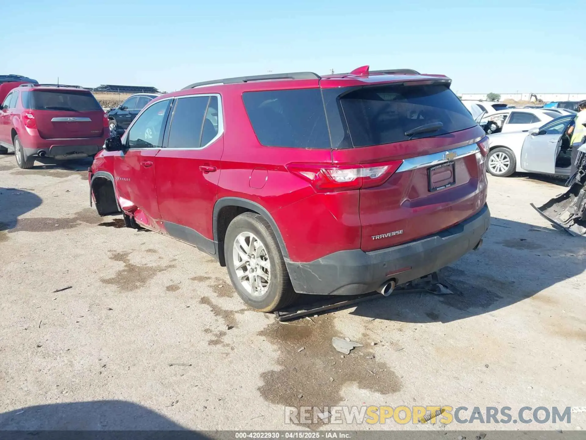 3 Photograph of a damaged car 1GNERGKW9LJ309932 CHEVROLET TRAVERSE 2020