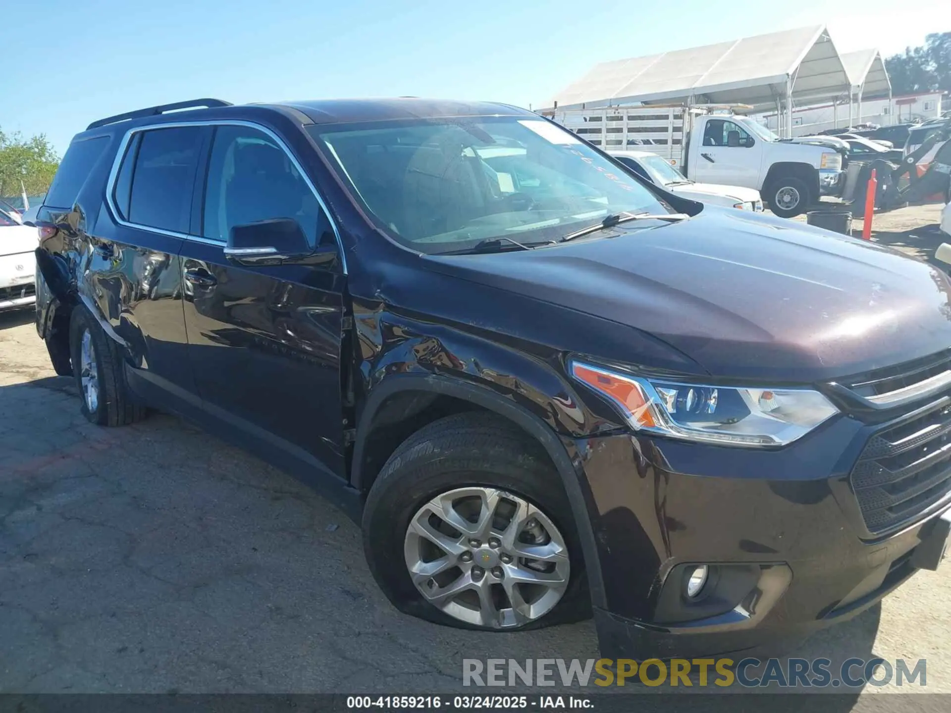 6 Photograph of a damaged car 1GNERGKW9LJ319473 CHEVROLET TRAVERSE 2020