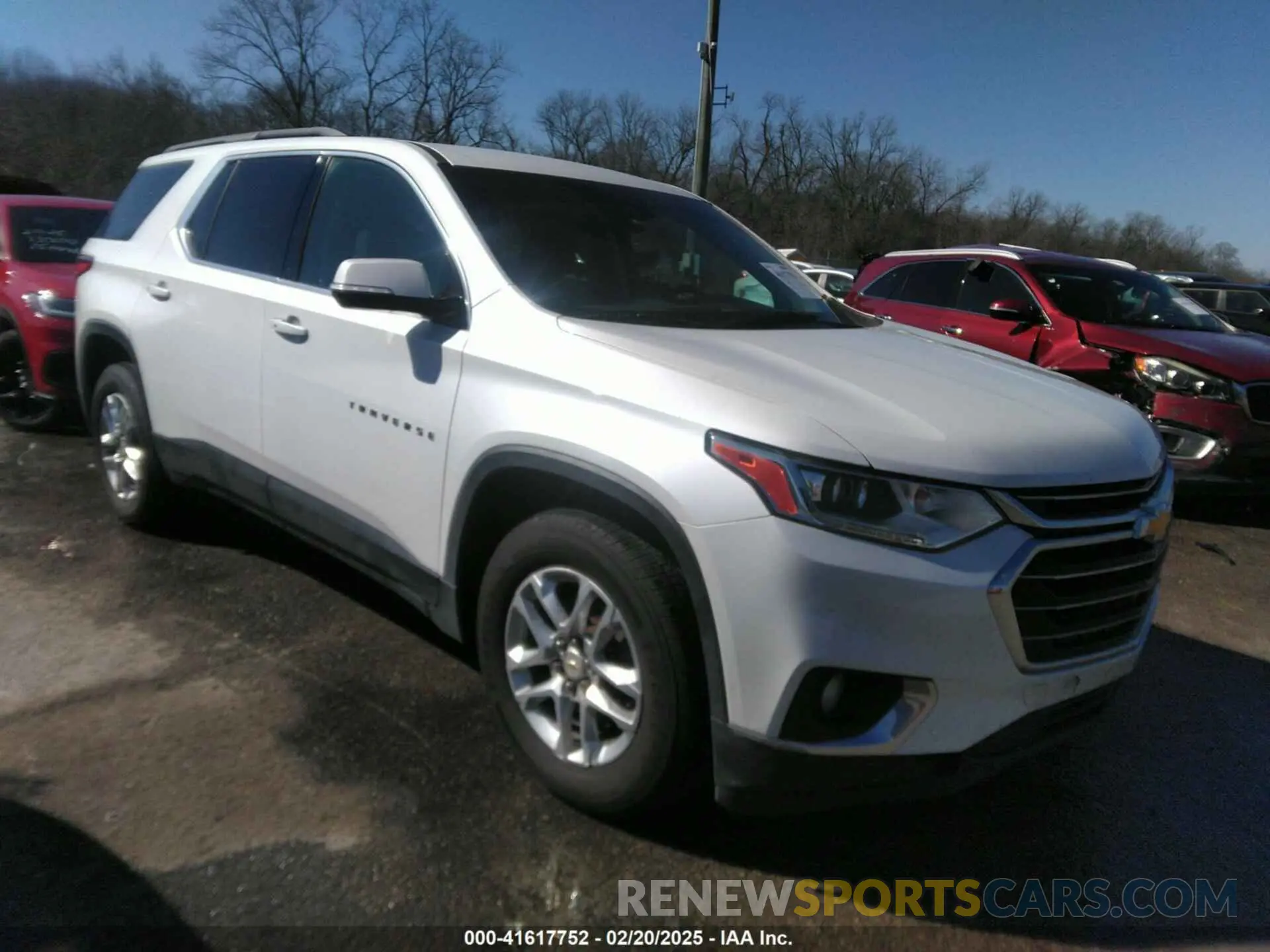 1 Photograph of a damaged car 1GNERGKWXLJ112767 CHEVROLET TRAVERSE 2020