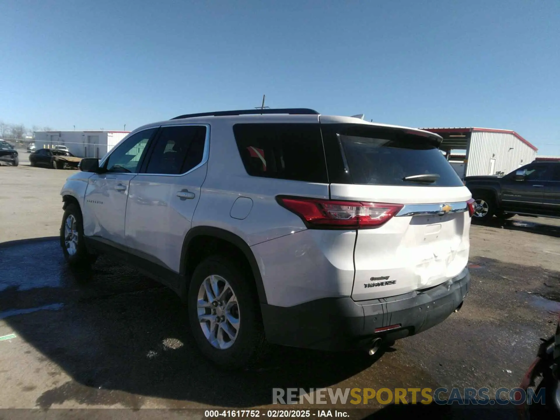 3 Photograph of a damaged car 1GNERGKWXLJ112767 CHEVROLET TRAVERSE 2020