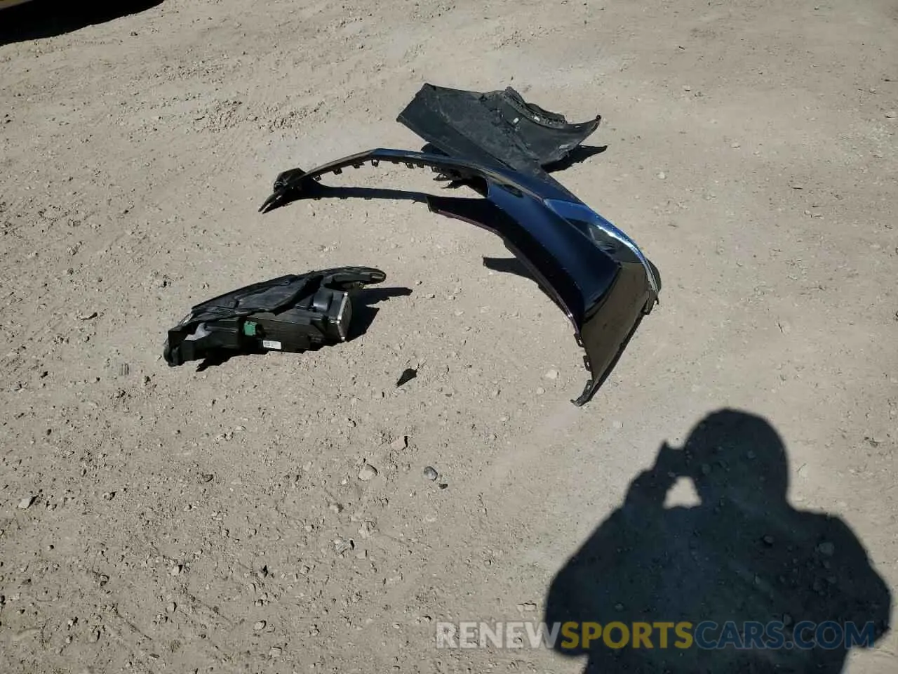 12 Photograph of a damaged car 1GNERGKWXLJ301905 CHEVROLET TRAVERSE 2020