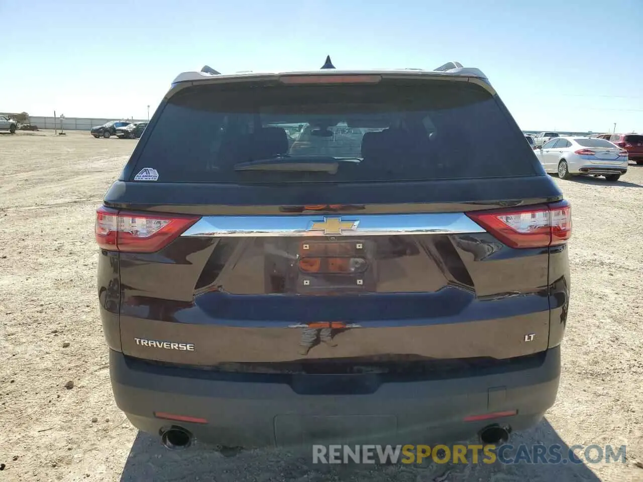 6 Photograph of a damaged car 1GNERGKWXLJ301905 CHEVROLET TRAVERSE 2020