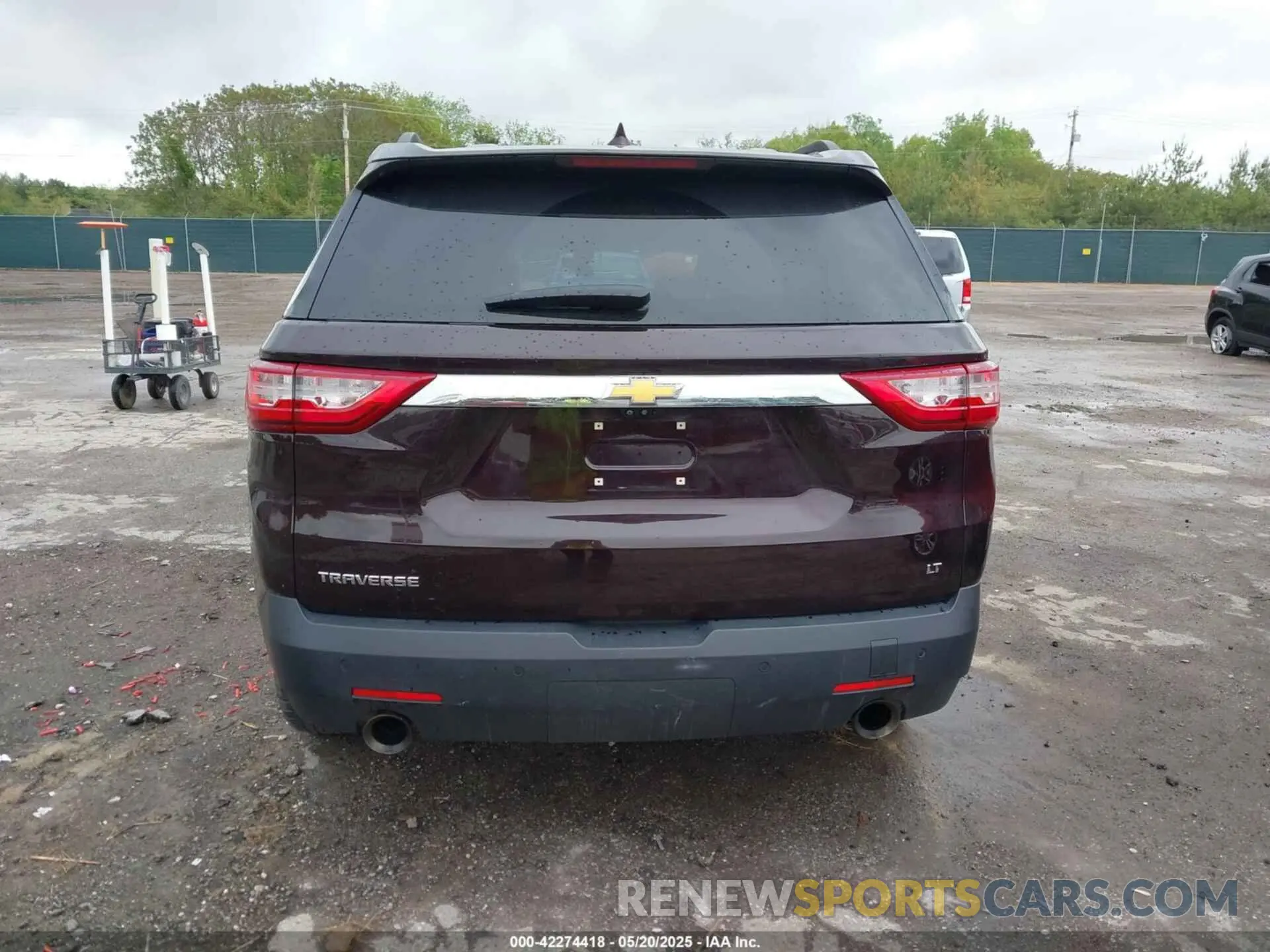 17 Photograph of a damaged car 1GNERHKW0LJ102707 CHEVROLET TRAVERSE 2020