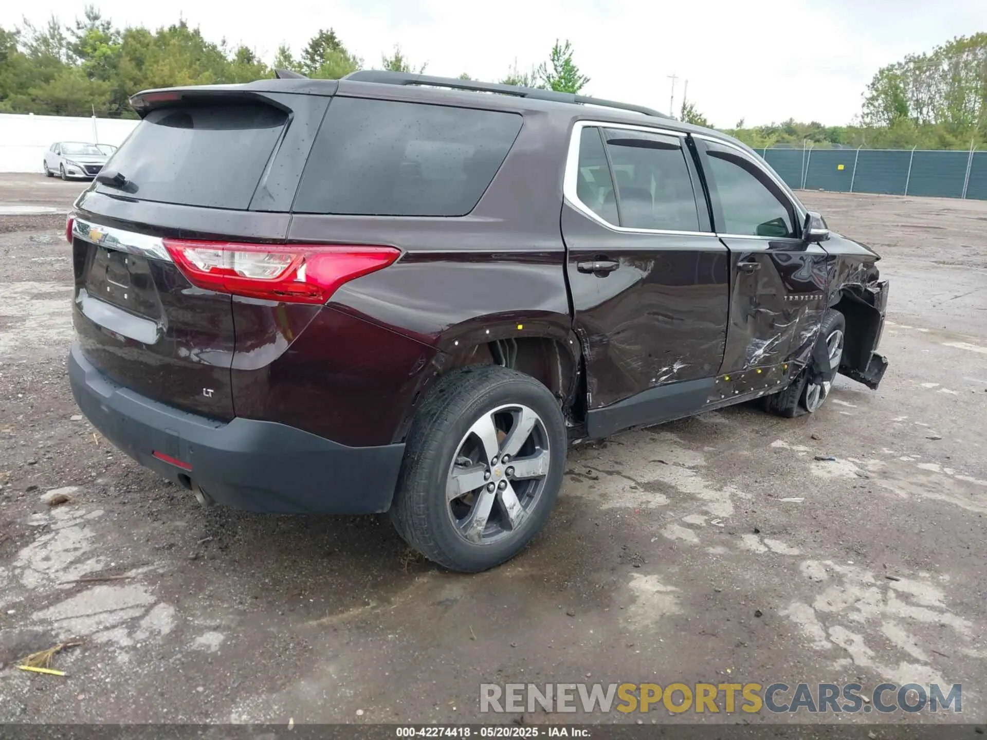 4 Photograph of a damaged car 1GNERHKW0LJ102707 CHEVROLET TRAVERSE 2020