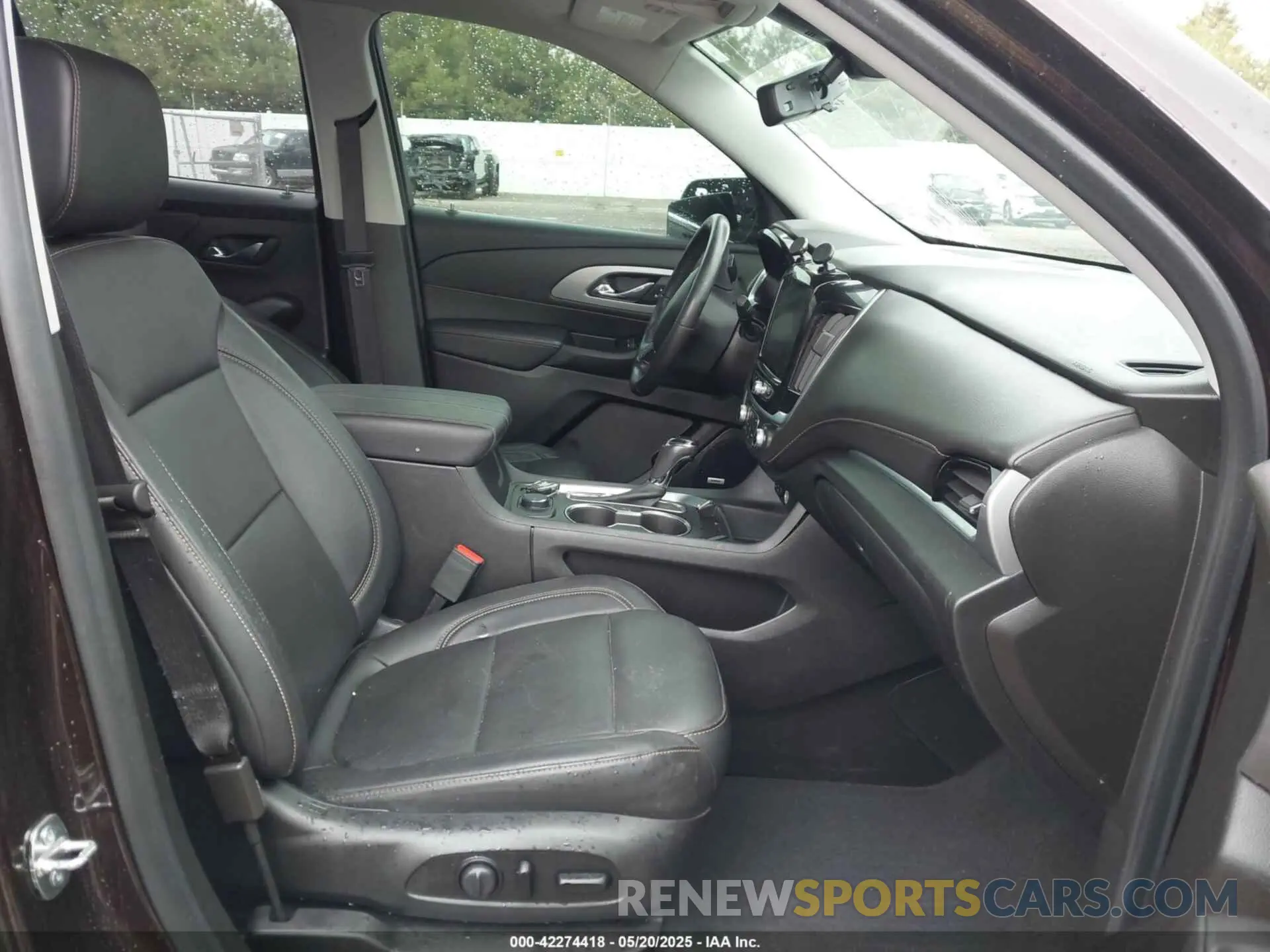 5 Photograph of a damaged car 1GNERHKW0LJ102707 CHEVROLET TRAVERSE 2020