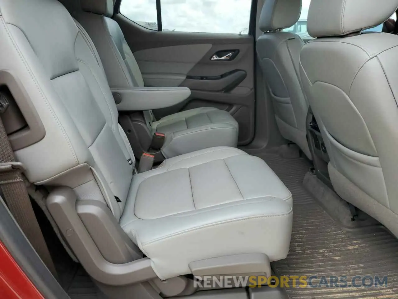 11 Photograph of a damaged car 1GNERHKW0LJ244037 CHEVROLET TRAVERSE 2020