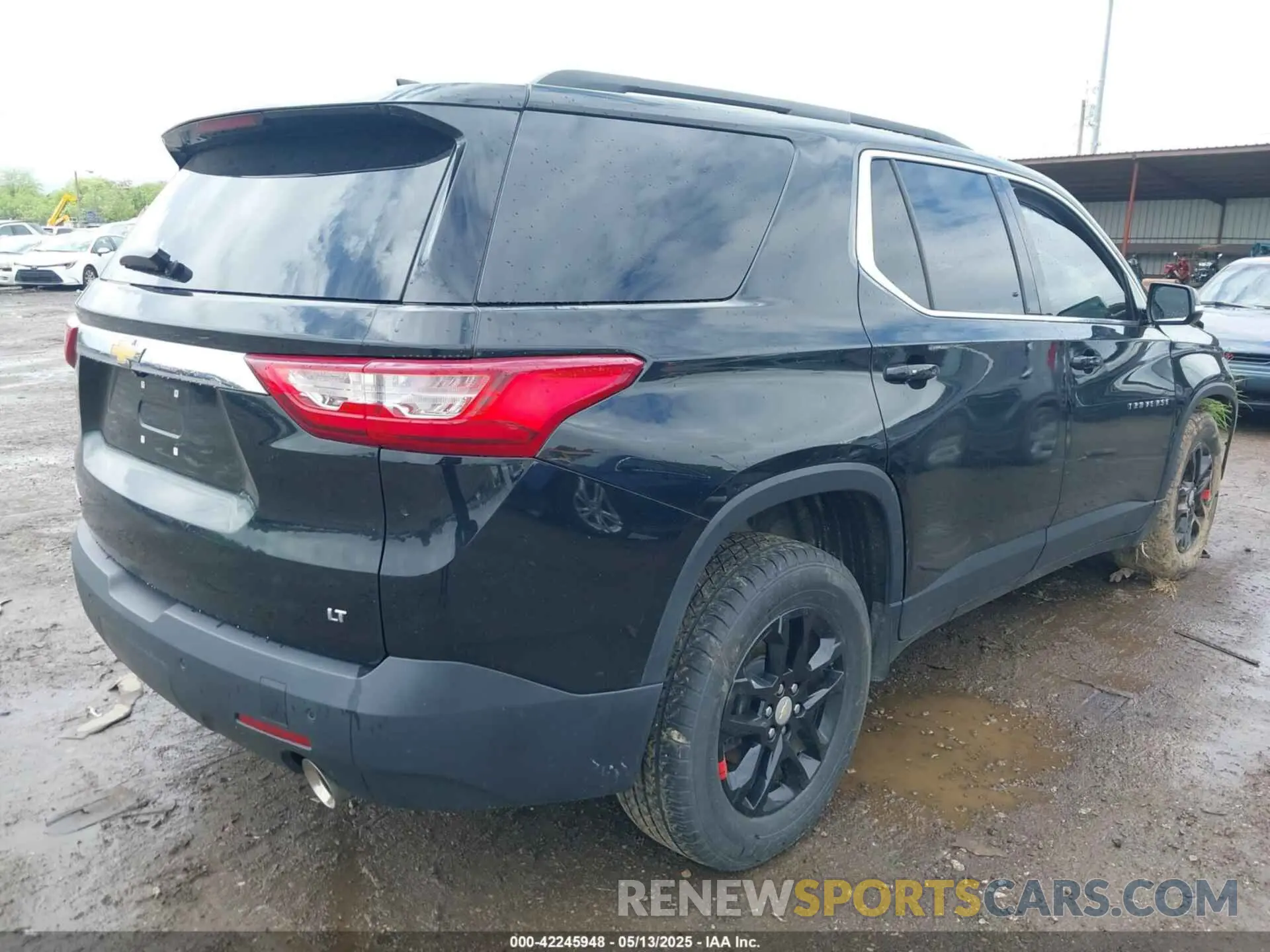 4 Photograph of a damaged car 1GNERHKW1LJ125834 CHEVROLET TRAVERSE 2020