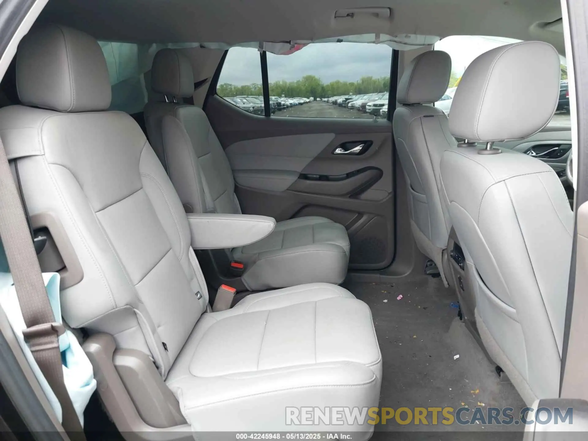8 Photograph of a damaged car 1GNERHKW1LJ125834 CHEVROLET TRAVERSE 2020