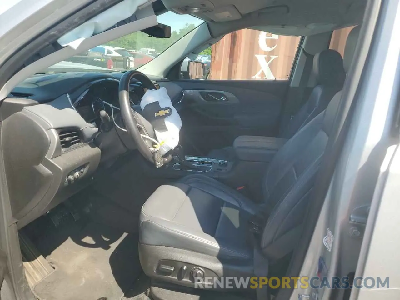 7 Photograph of a damaged car 1GNERHKW1LJ245469 CHEVROLET TRAVERSE 2020