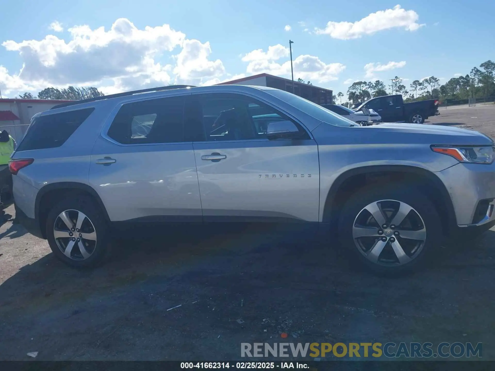 13 Photograph of a damaged car 1GNERHKW1LJ245617 CHEVROLET TRAVERSE 2020