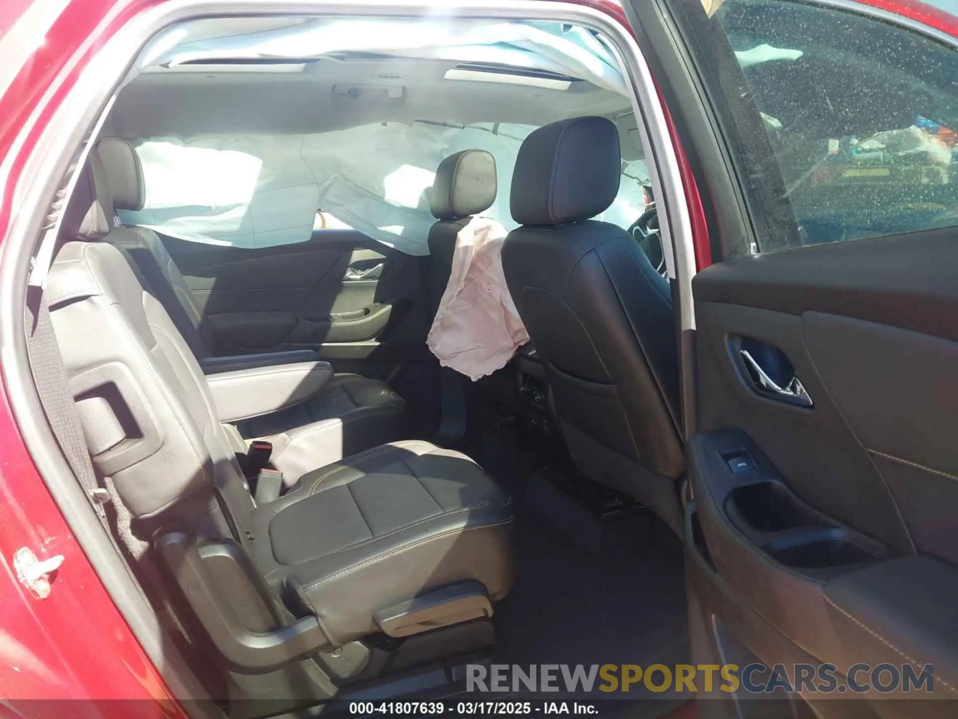 8 Photograph of a damaged car 1GNERHKW1LJ299970 CHEVROLET TRAVERSE 2020
