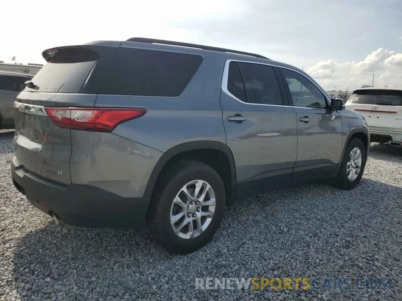3 Photograph of a damaged car 1GNERHKW1LJ300373 CHEVROLET TRAVERSE 2020
