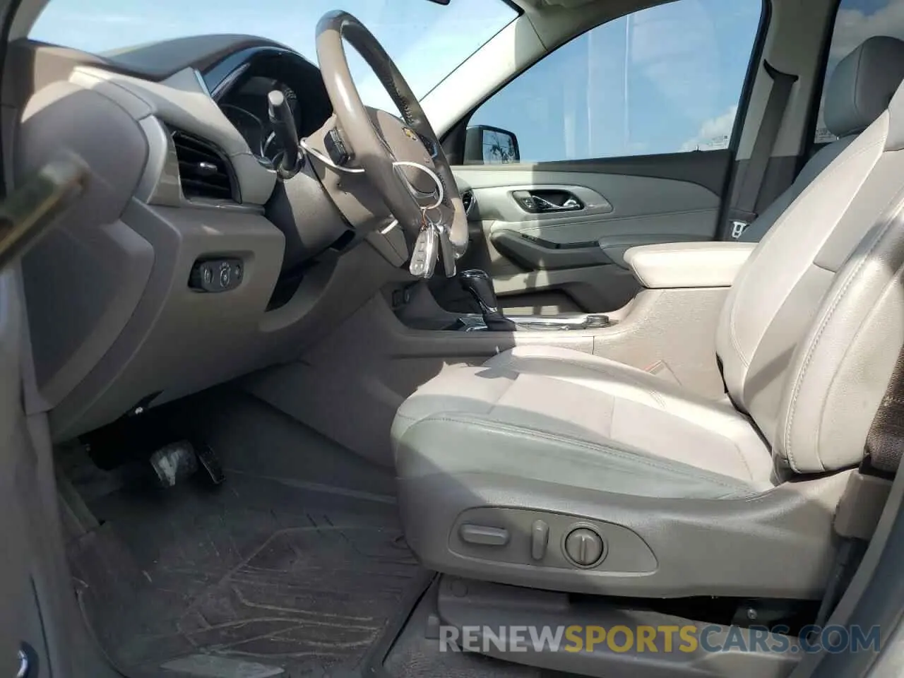 7 Photograph of a damaged car 1GNERHKW1LJ300373 CHEVROLET TRAVERSE 2020
