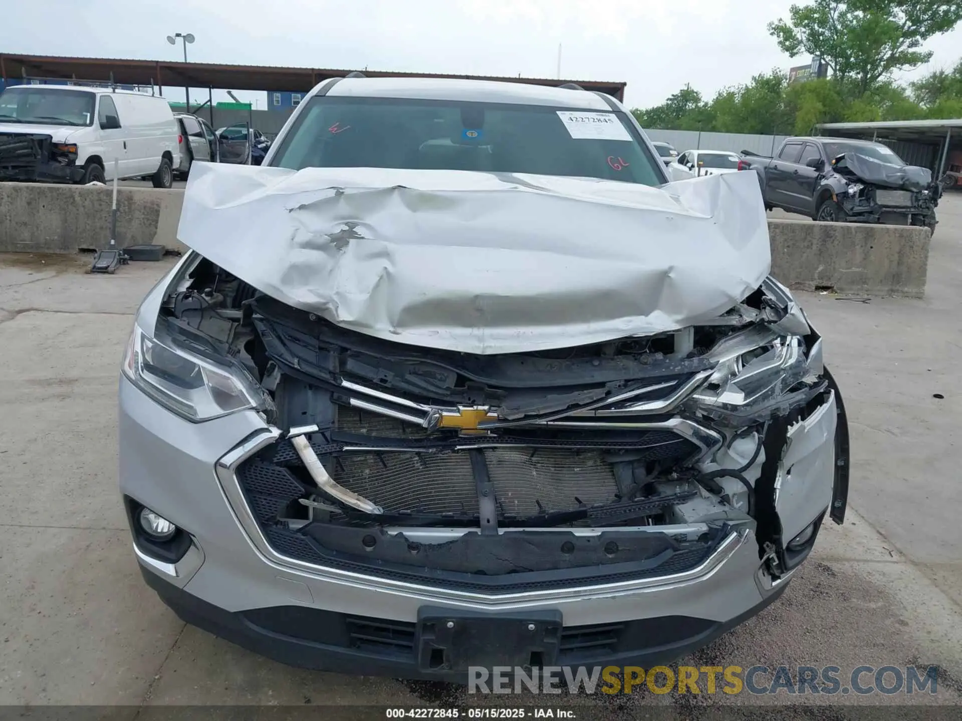 13 Photograph of a damaged car 1GNERHKW3LJ237616 CHEVROLET TRAVERSE 2020