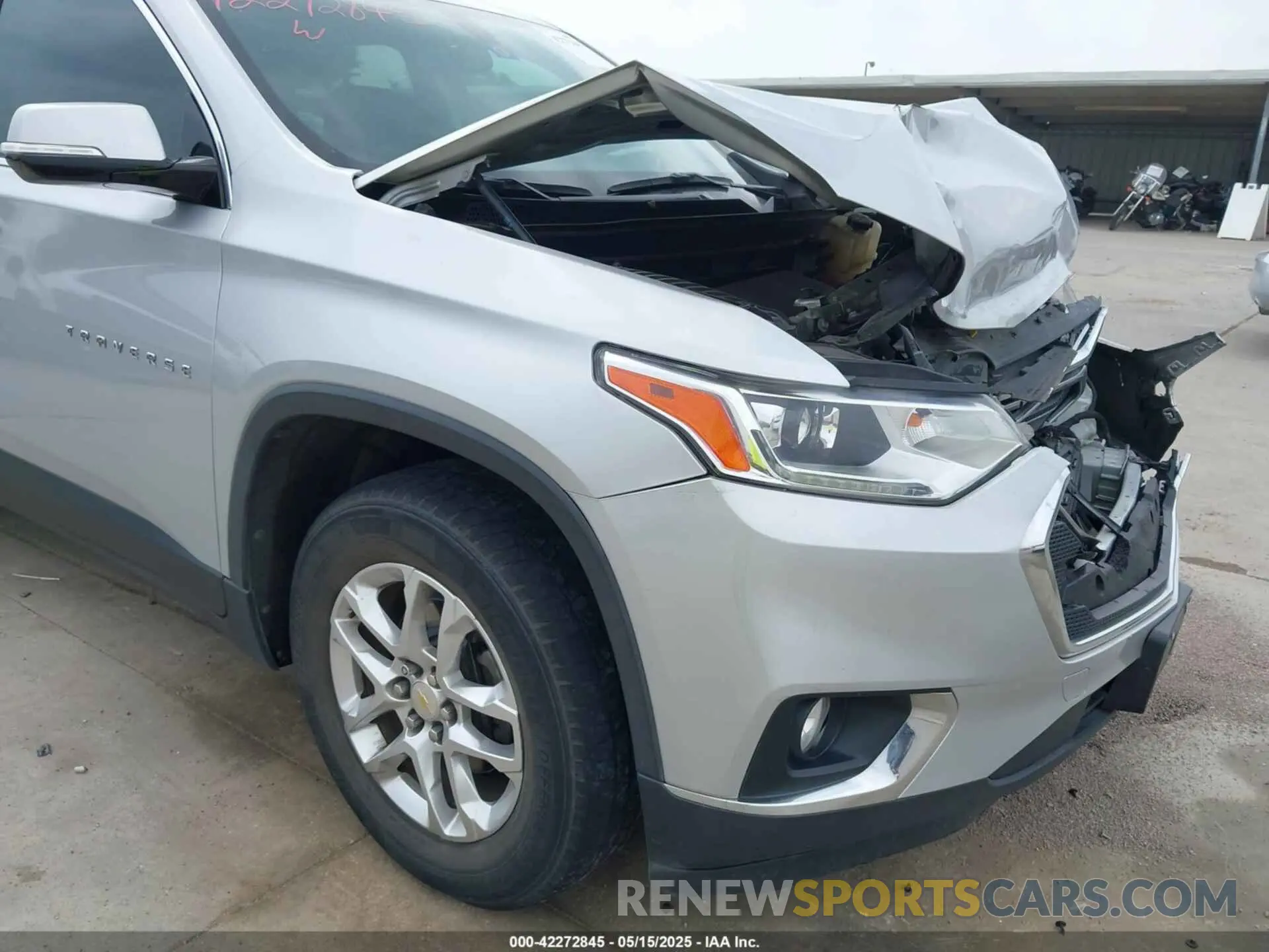 19 Photograph of a damaged car 1GNERHKW3LJ237616 CHEVROLET TRAVERSE 2020
