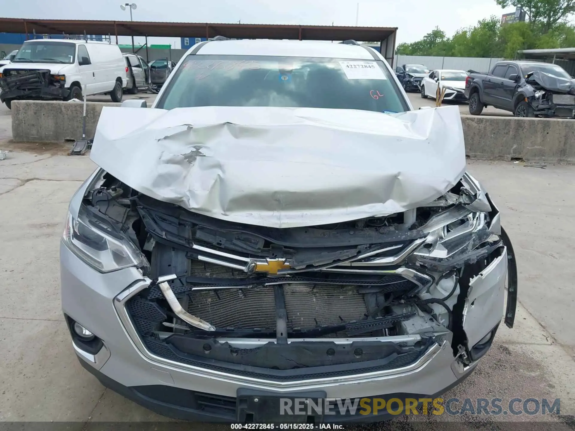 6 Photograph of a damaged car 1GNERHKW3LJ237616 CHEVROLET TRAVERSE 2020