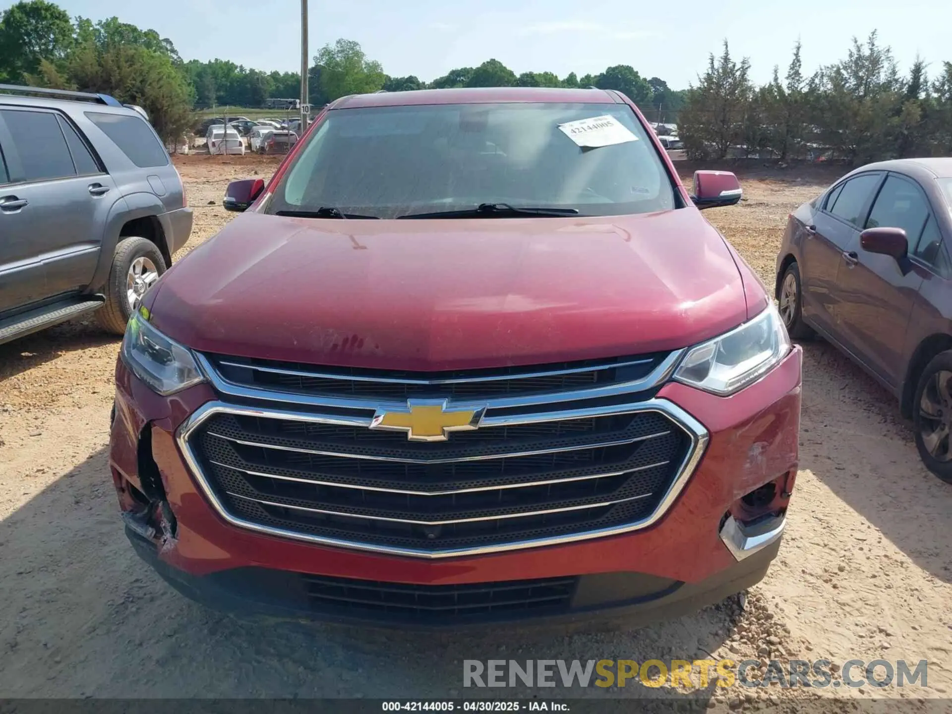 12 Photograph of a damaged car 1GNERHKW4LJ137167 CHEVROLET TRAVERSE 2020