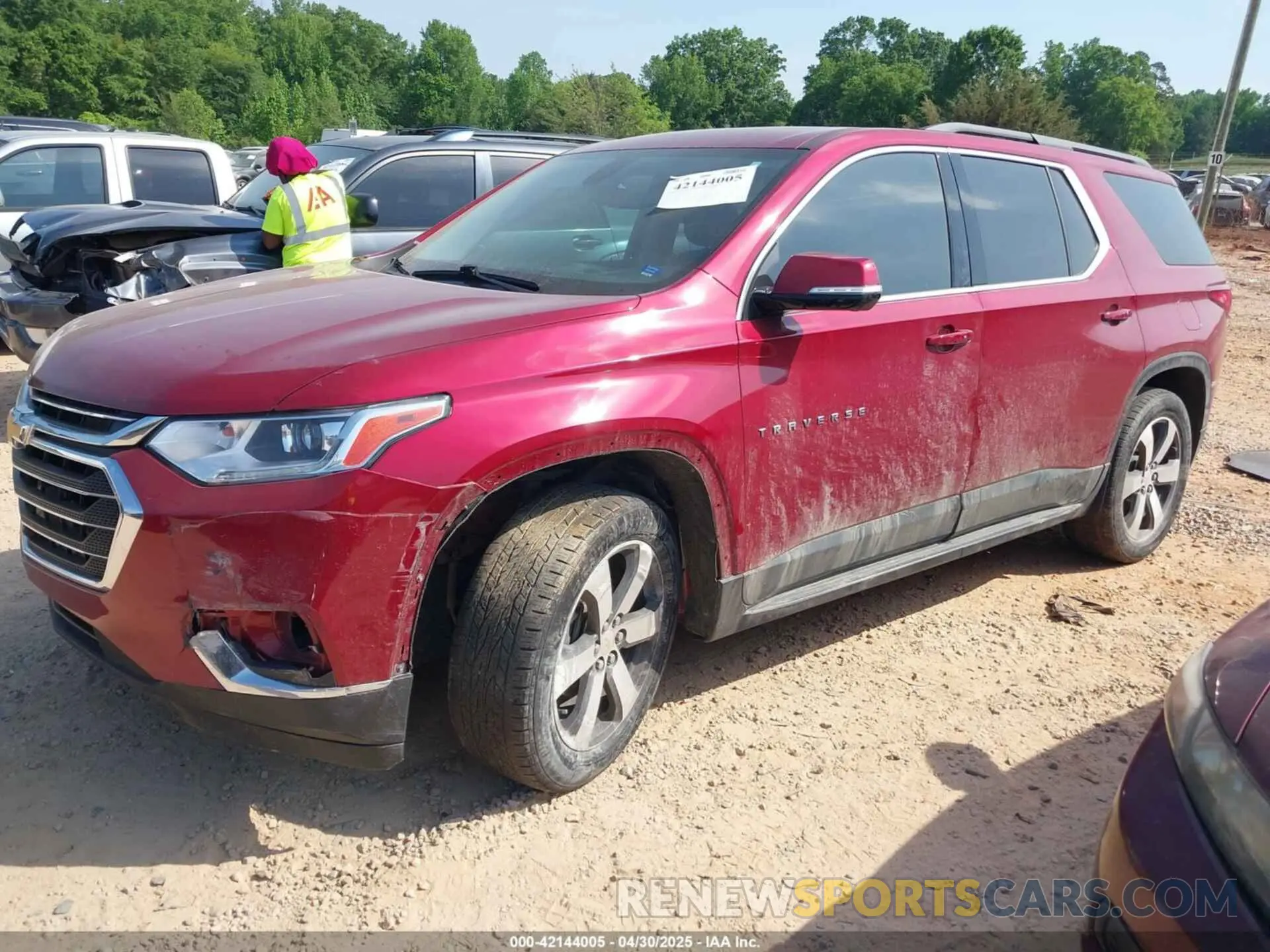 2 Photograph of a damaged car 1GNERHKW4LJ137167 CHEVROLET TRAVERSE 2020