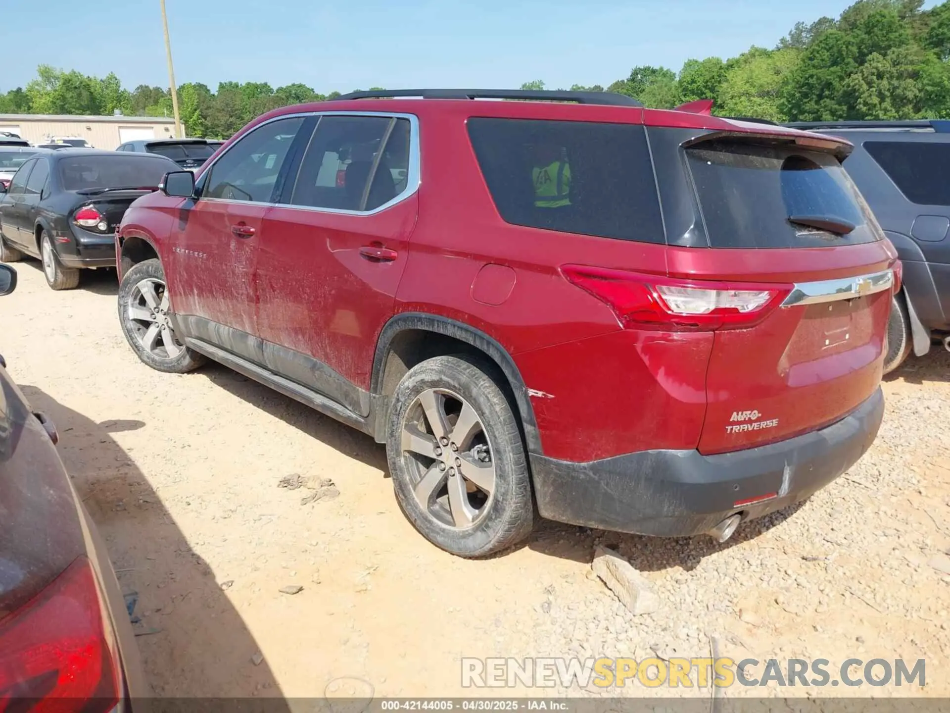3 Photograph of a damaged car 1GNERHKW4LJ137167 CHEVROLET TRAVERSE 2020