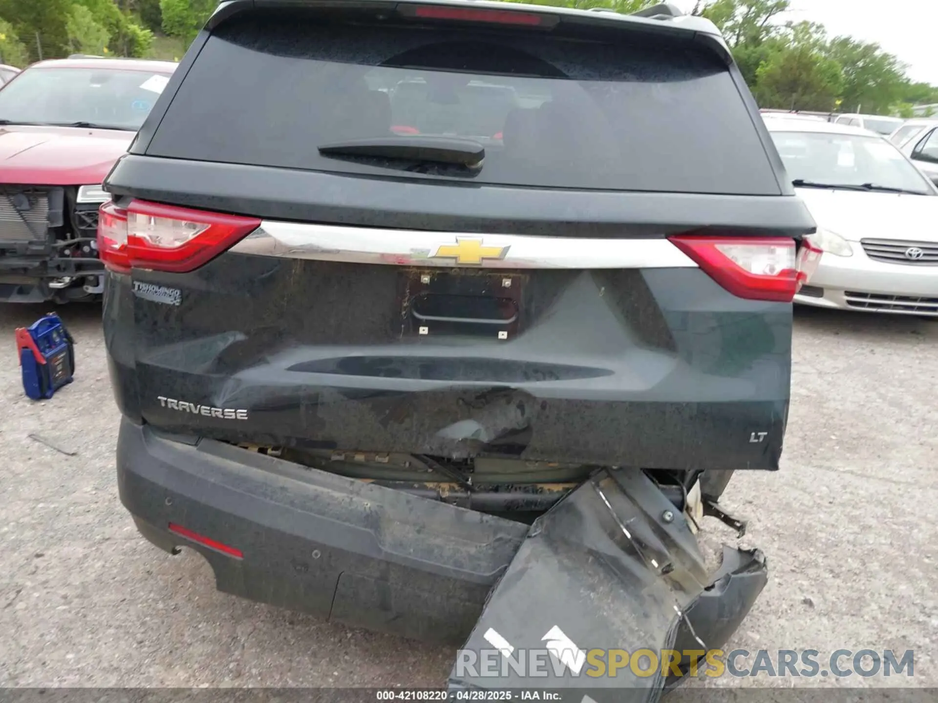 16 Photograph of a damaged car 1GNERHKW4LJ174137 CHEVROLET TRAVERSE 2020