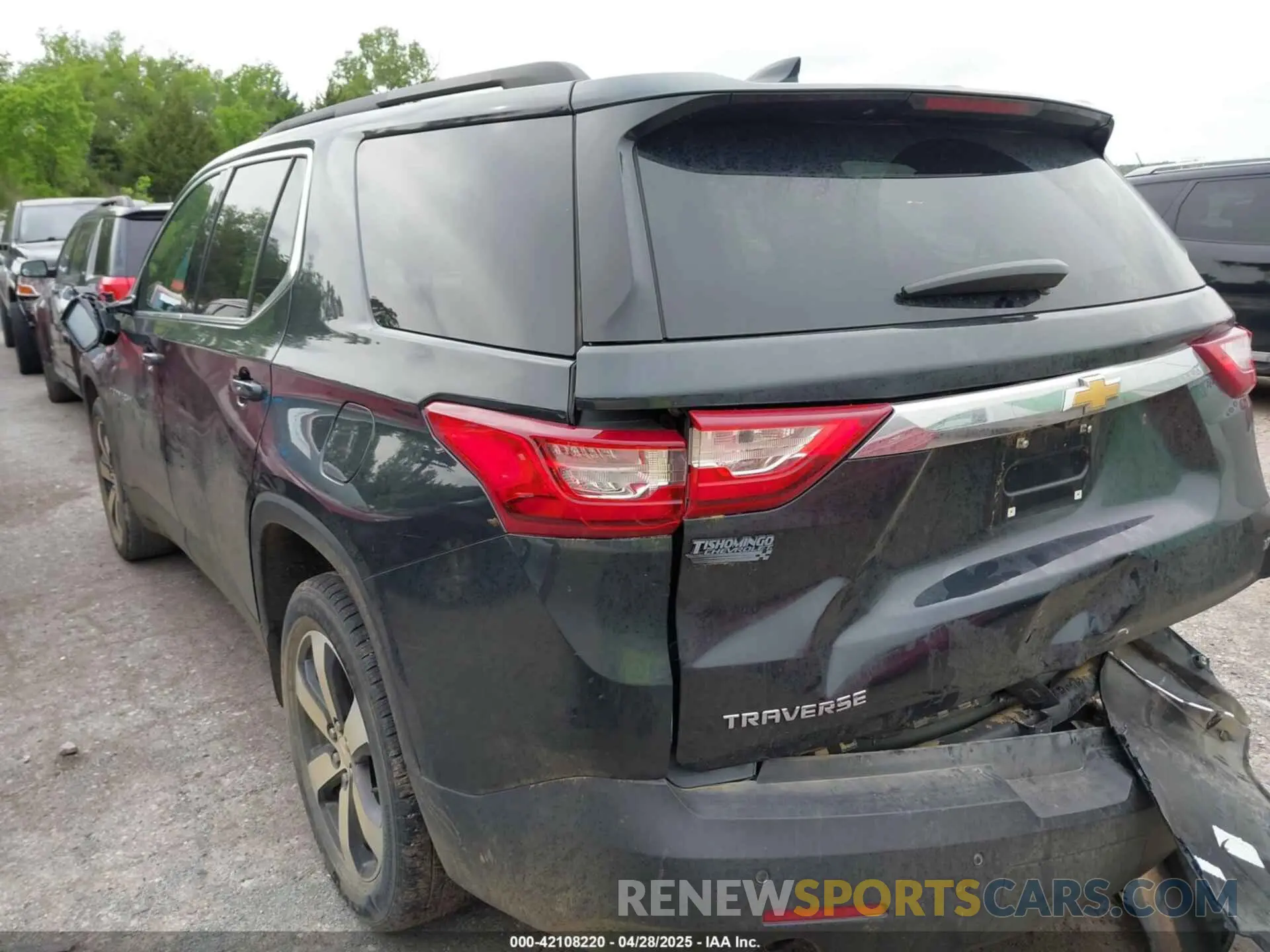 3 Photograph of a damaged car 1GNERHKW4LJ174137 CHEVROLET TRAVERSE 2020