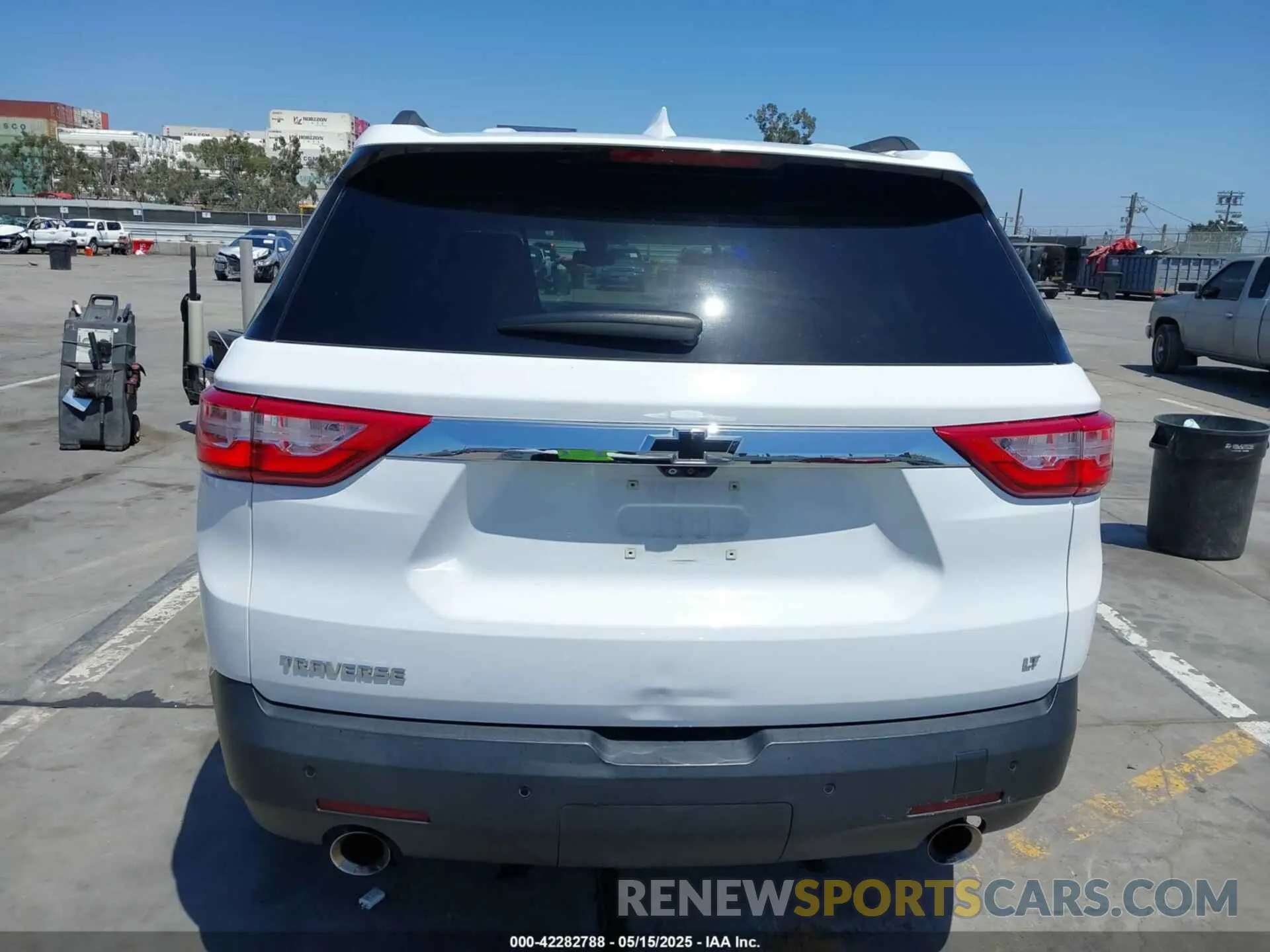 16 Photograph of a damaged car 1GNERHKW4LJ219609 CHEVROLET TRAVERSE 2020